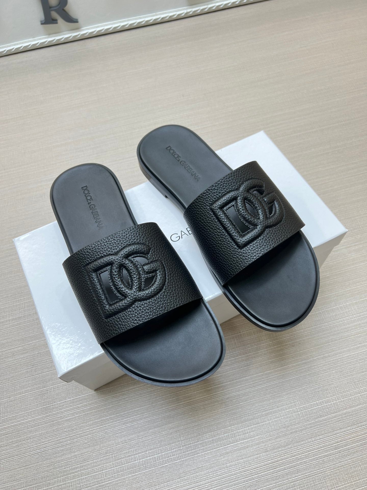54A65ZDE Stylish slippers