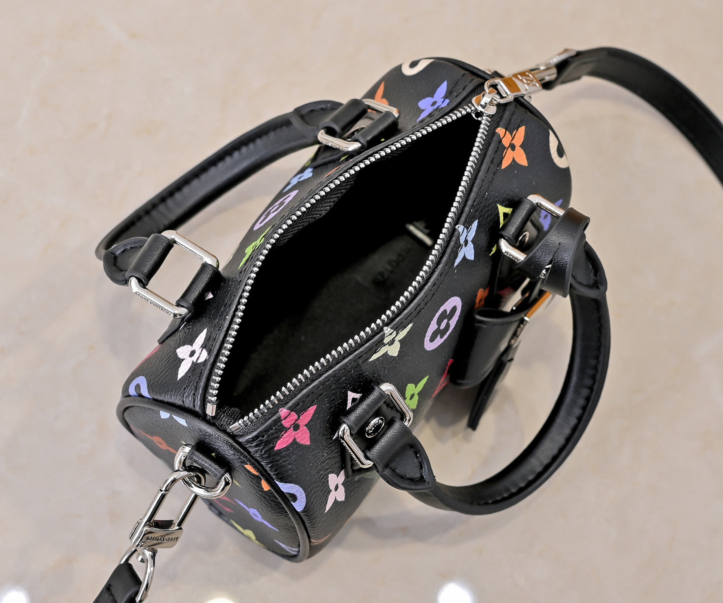 175XE2BDE Stylish leather bag