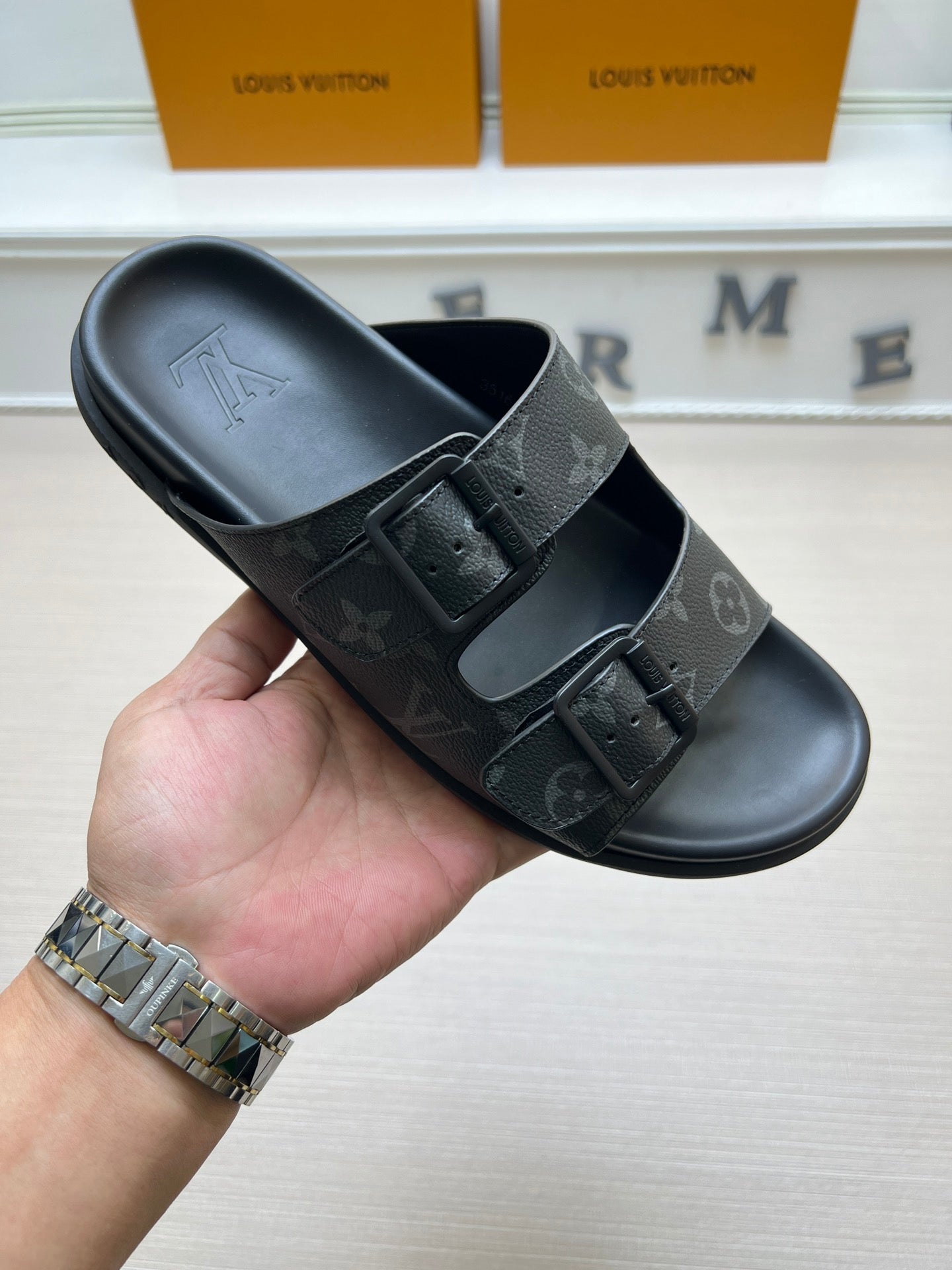 54E56ZDE Stylish slippers