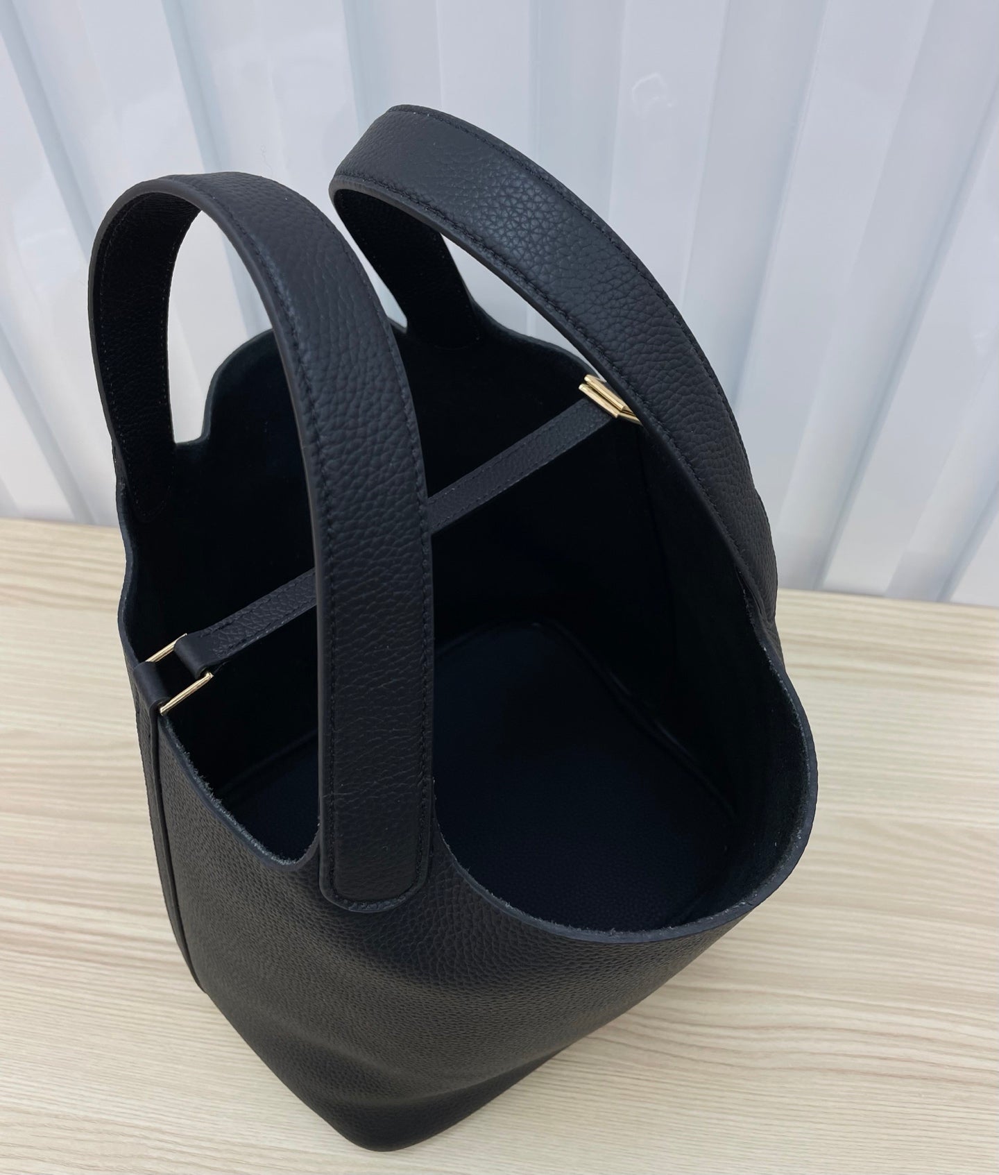 15RH5BDE Stylish leather bag