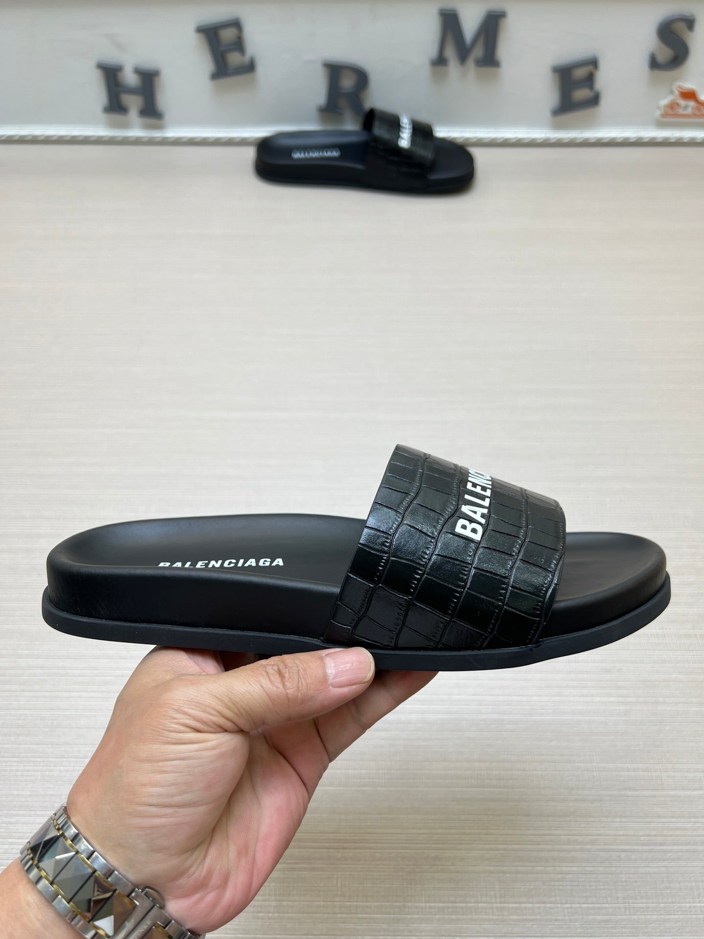 54J99ZDE Stylish slippers