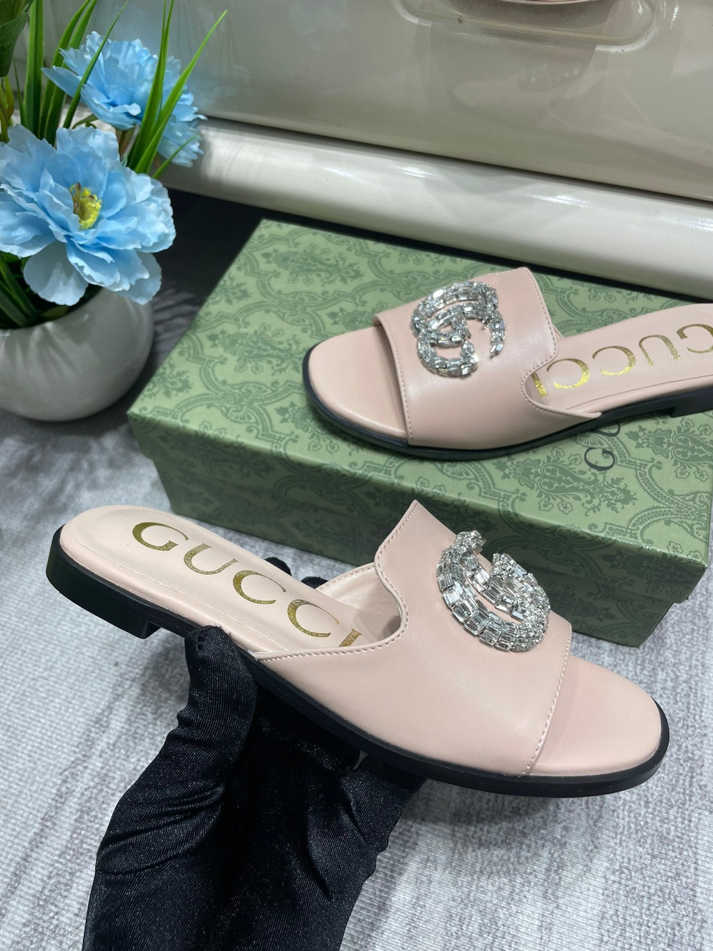 14B30ZDE Stylish slippers