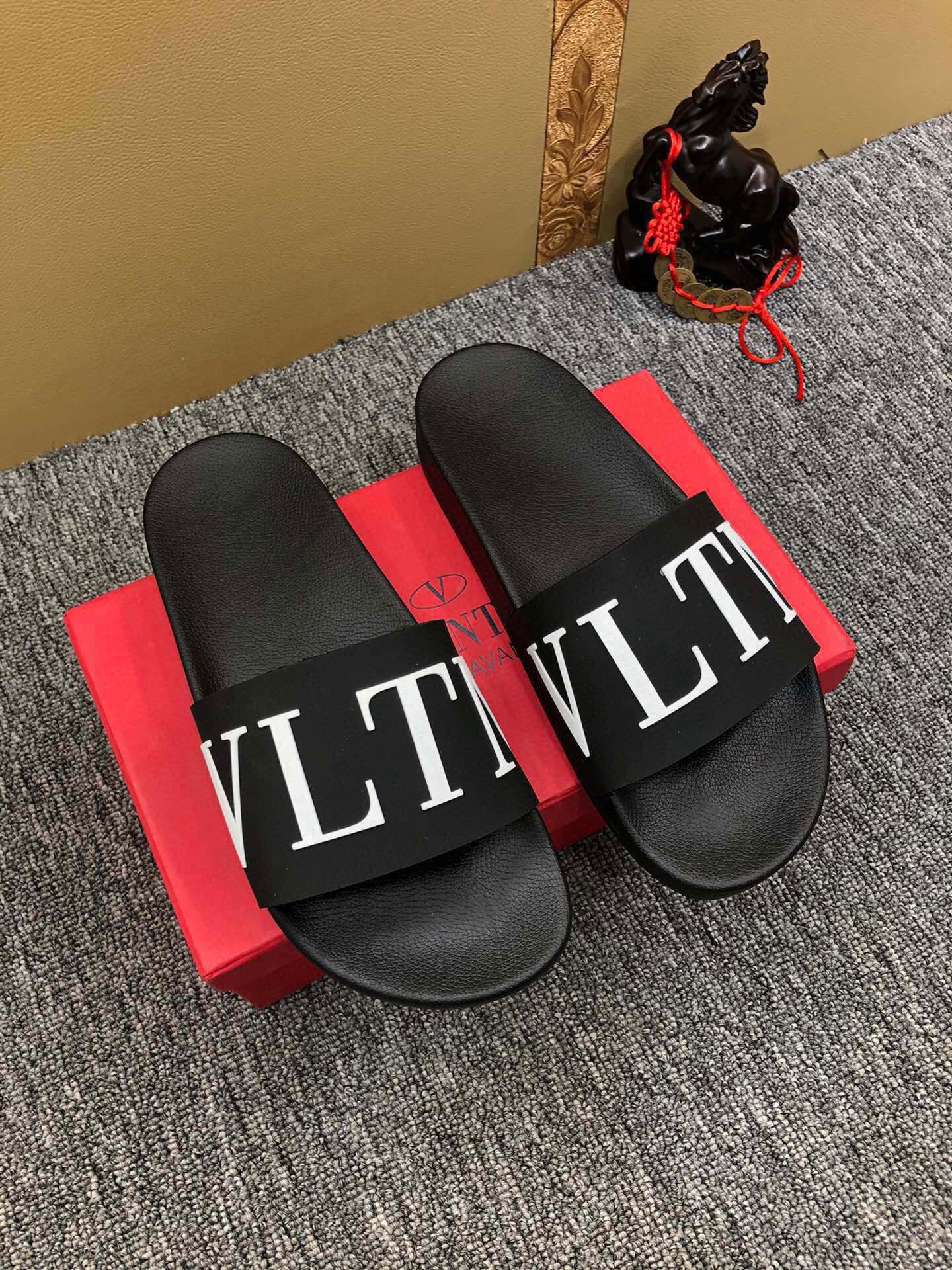 54VL52ZDE Stylish slippers