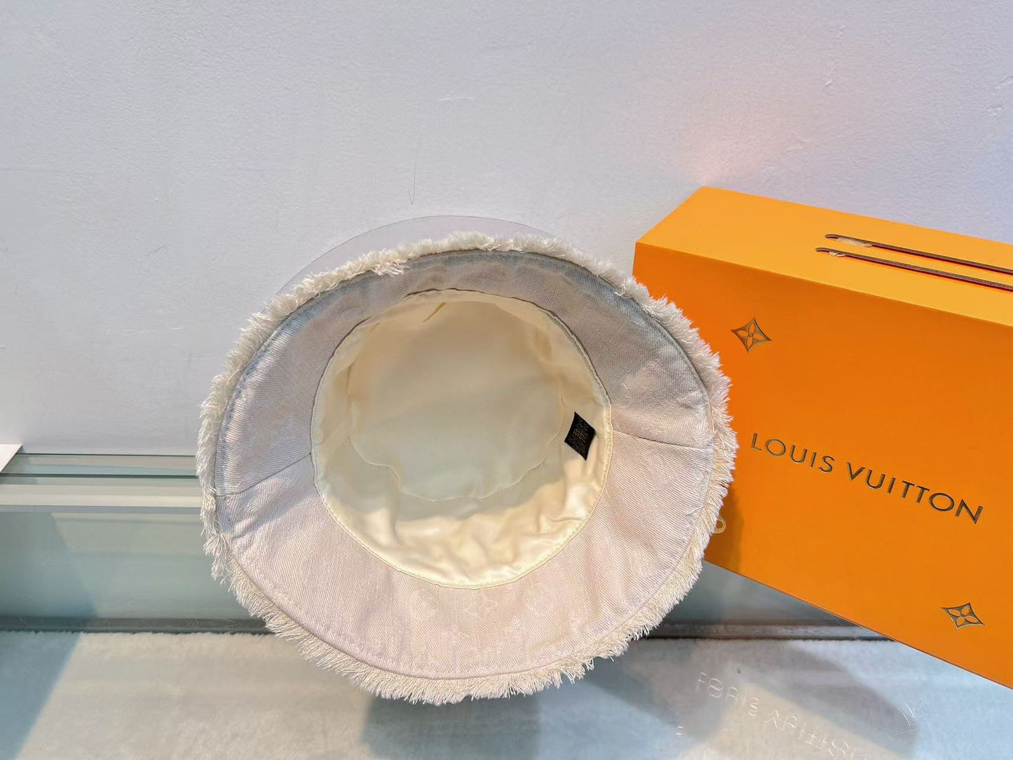 125ZE510MDE Stylish hats