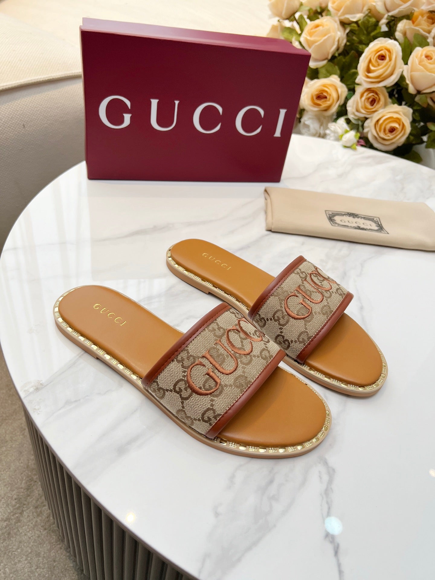 255QB29ZDE Stylish leather Slippers