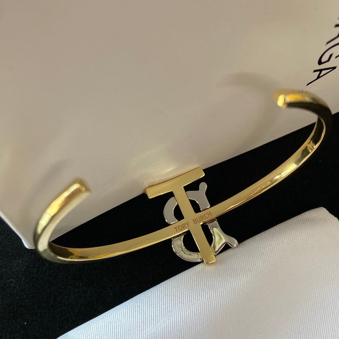 14A466XDE Stylish Earrings Bracelets Necklaces