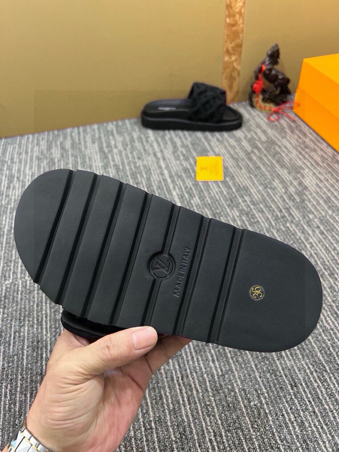 5QE13ZDE Stylish Slippers
