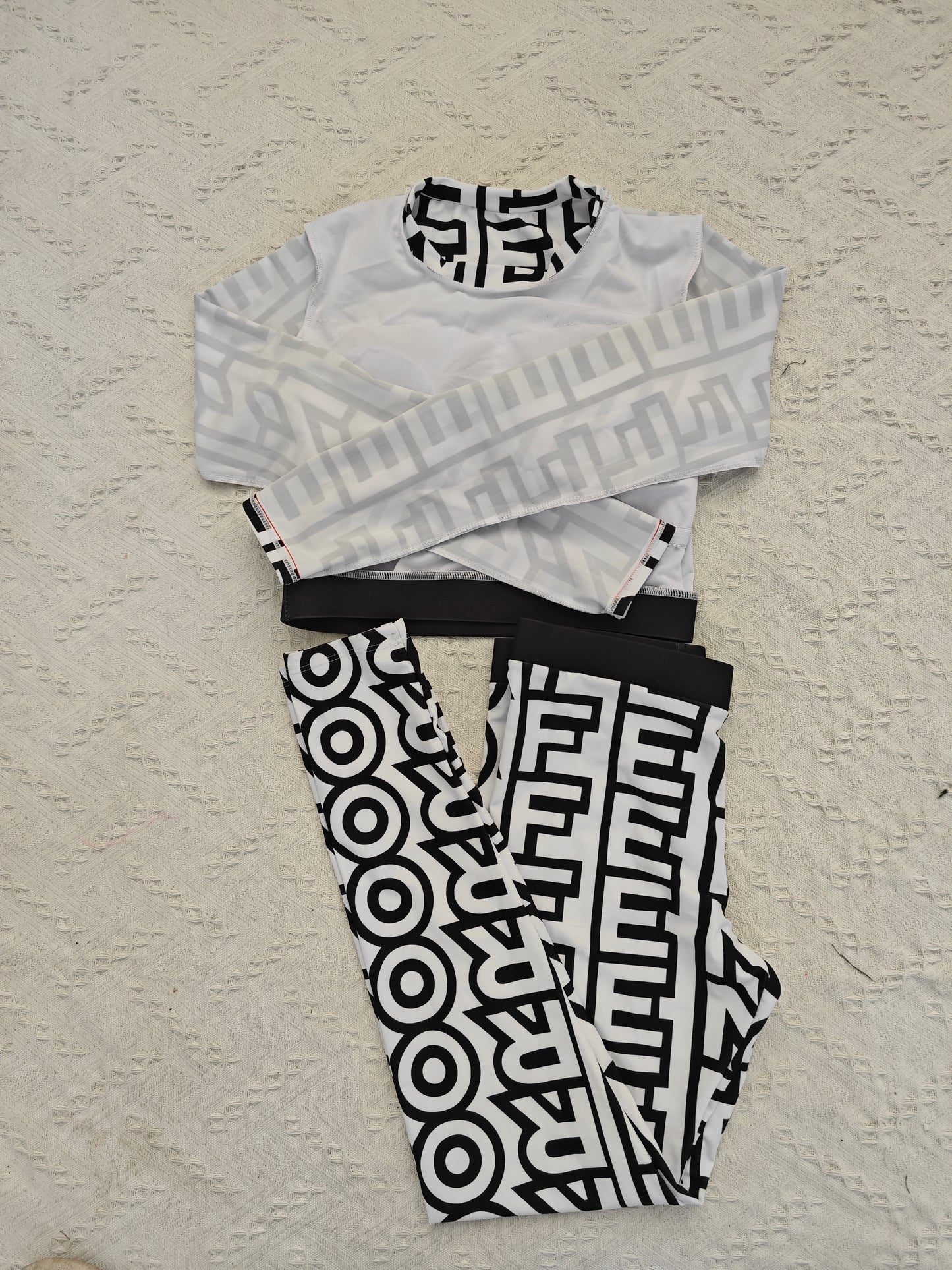 14A12YDE Stylish Long sleeve swimsuit