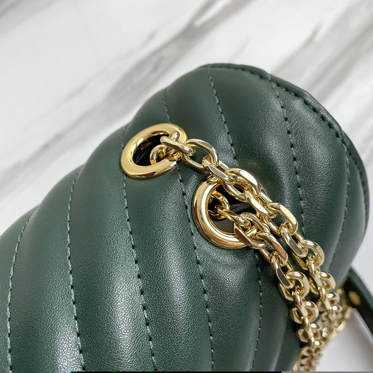 AE028BDE Stylish leather bag