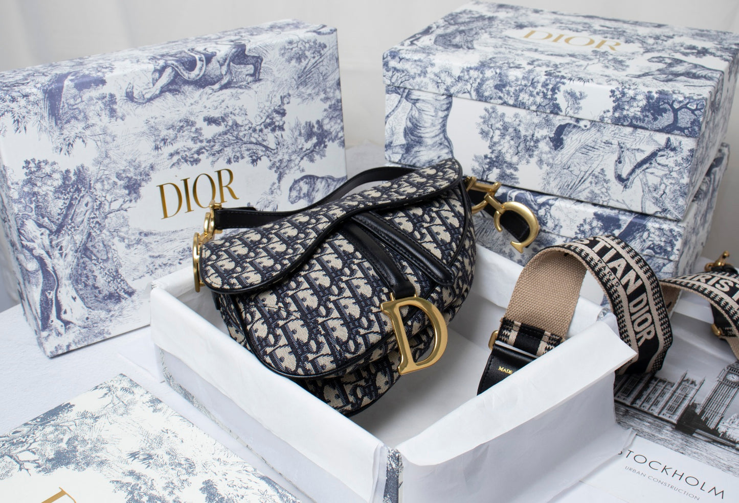 5D12BDE Stylish leather bag