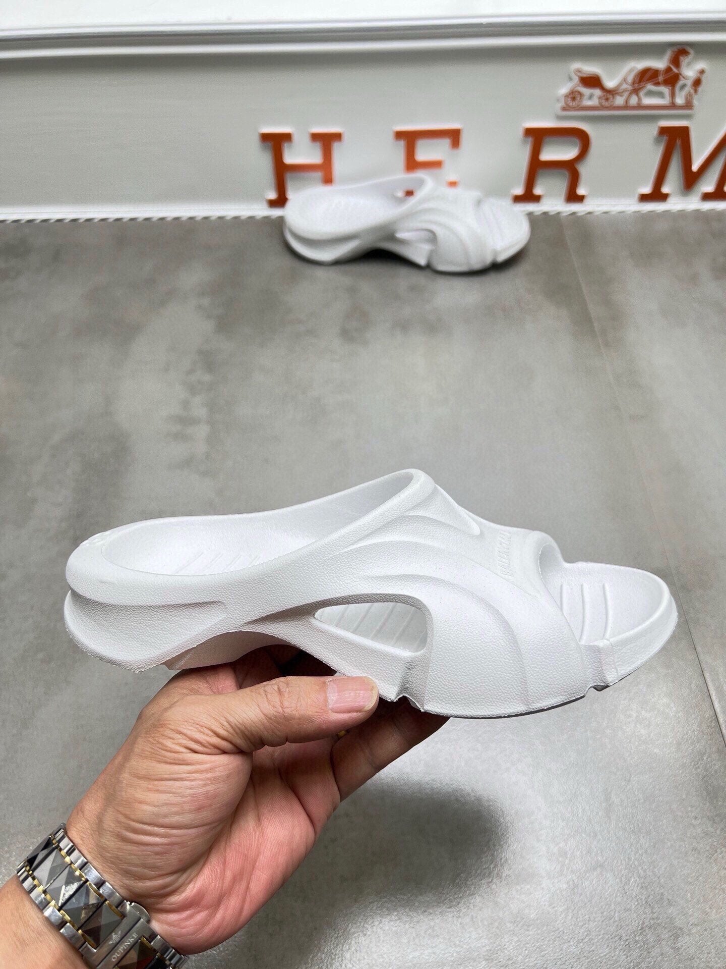 54J40ZDE Stylish slippers