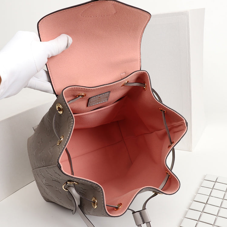 1E065BDE Stylish leather bag