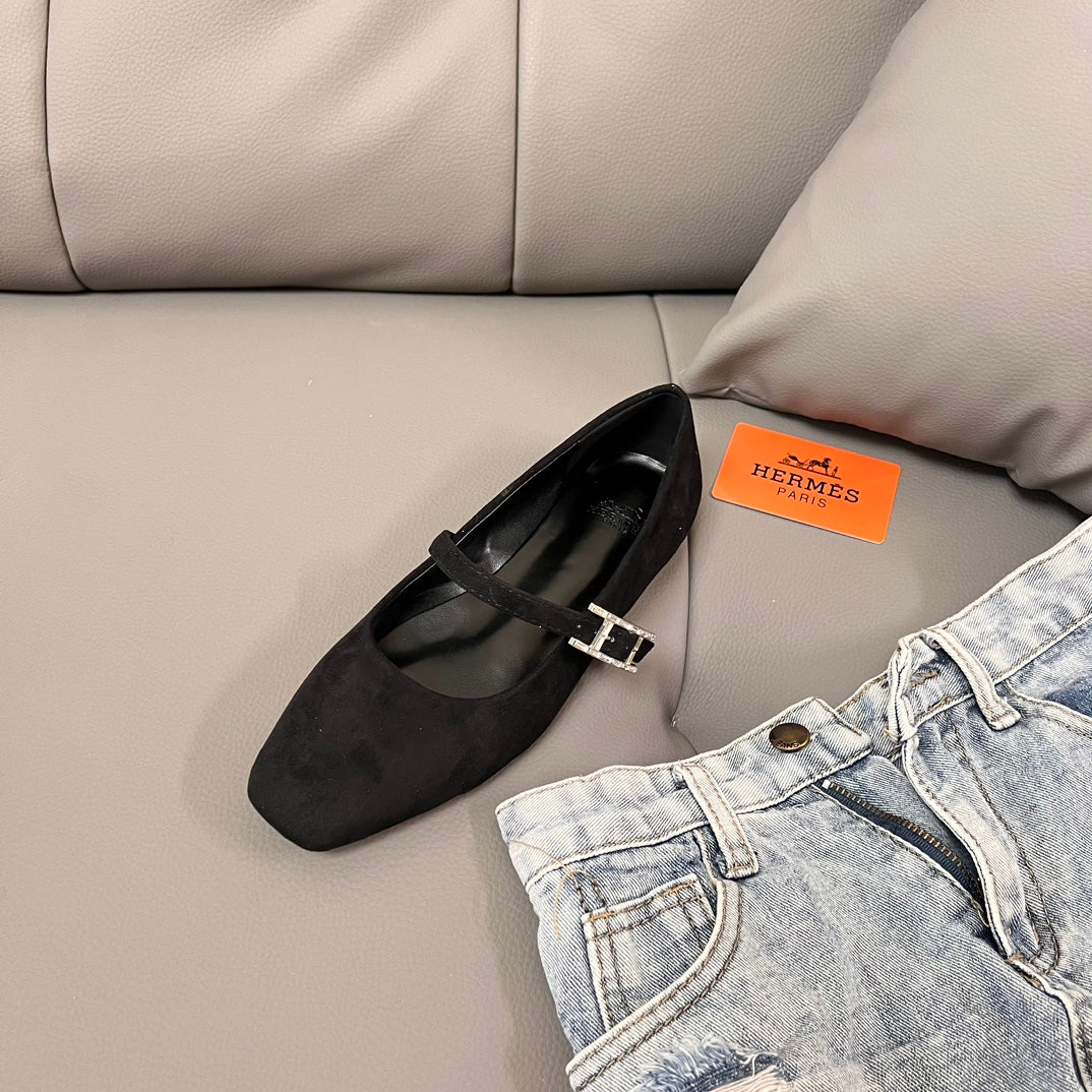 1JE1ZDE Stylish leather boots