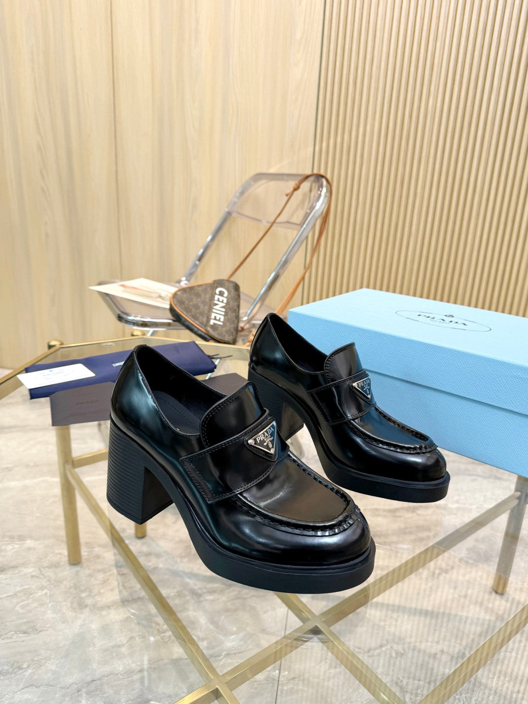 285ZPD63ZDE Stylish leather High heels