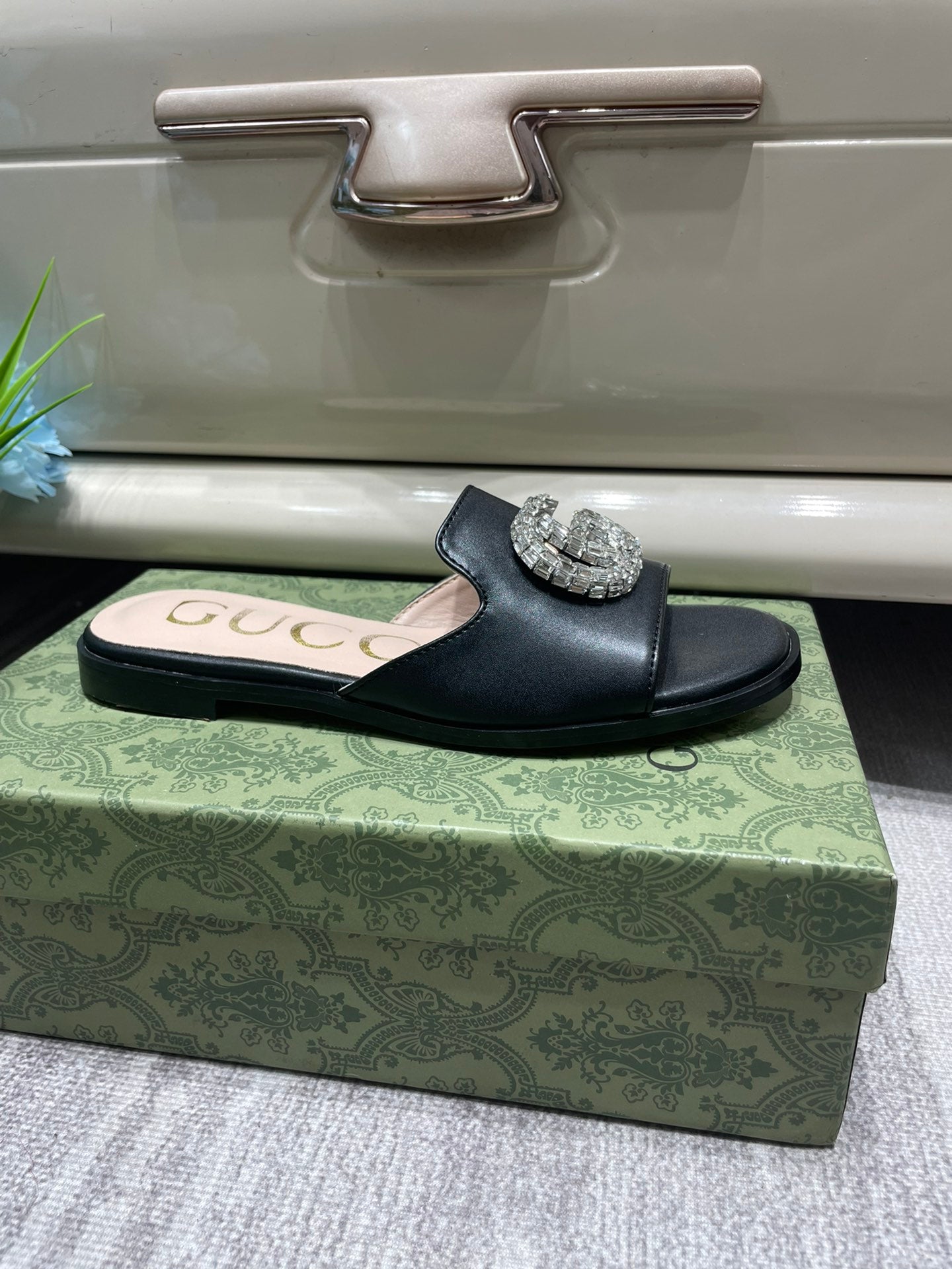 14B30ZDE Stylish slippers