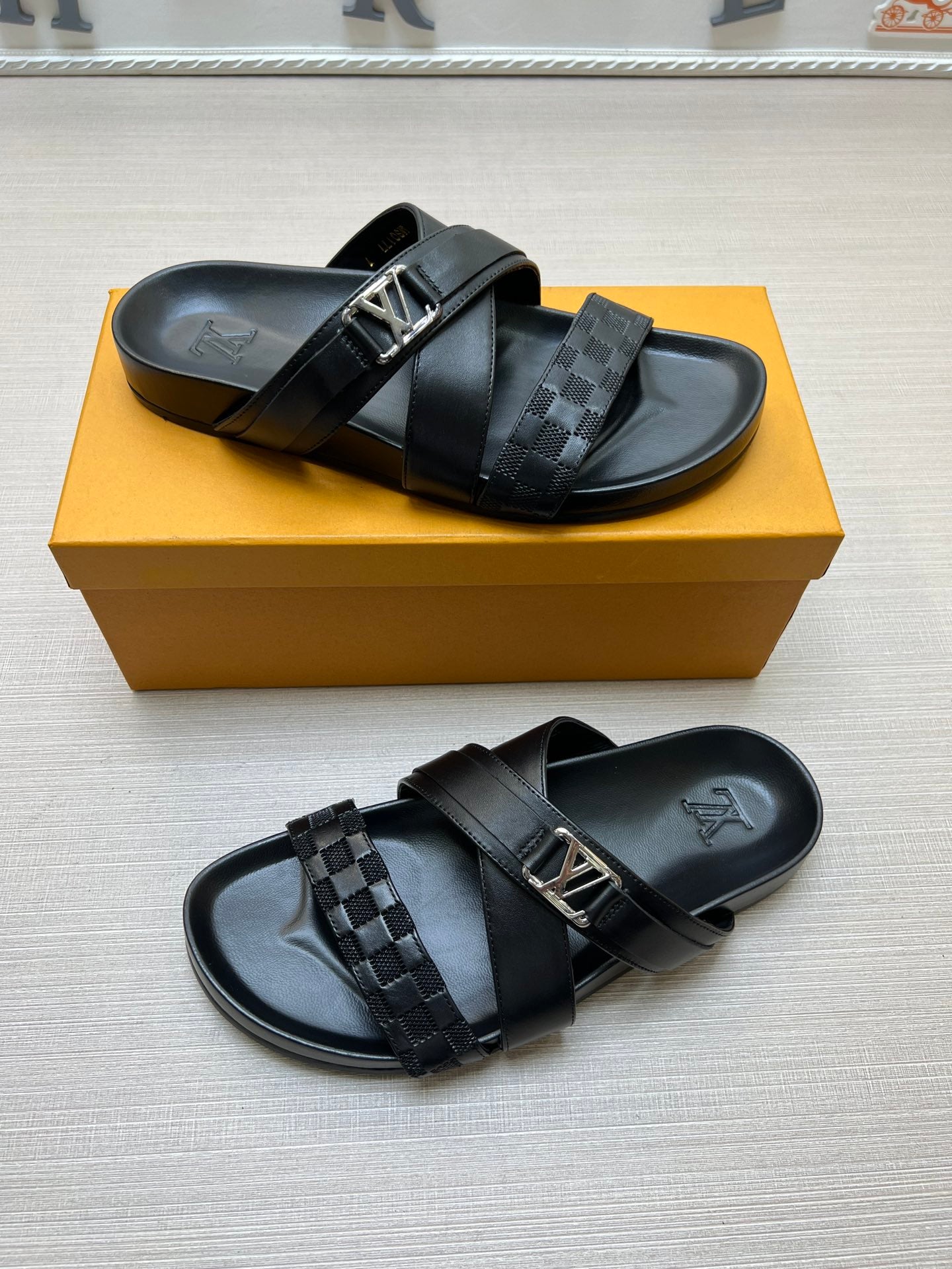 54E88ZDE Stylish slippers