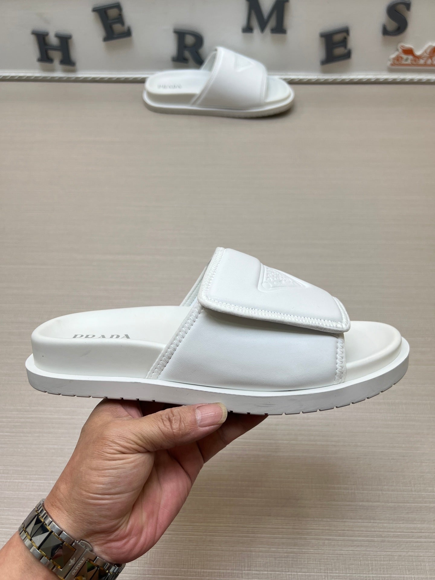 54PD6ZDE Stylish slippers