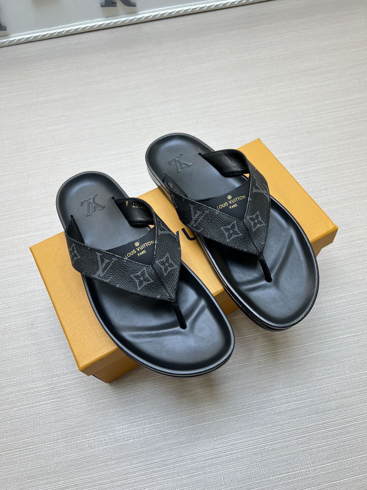 54E85ZDE Stylish slippers