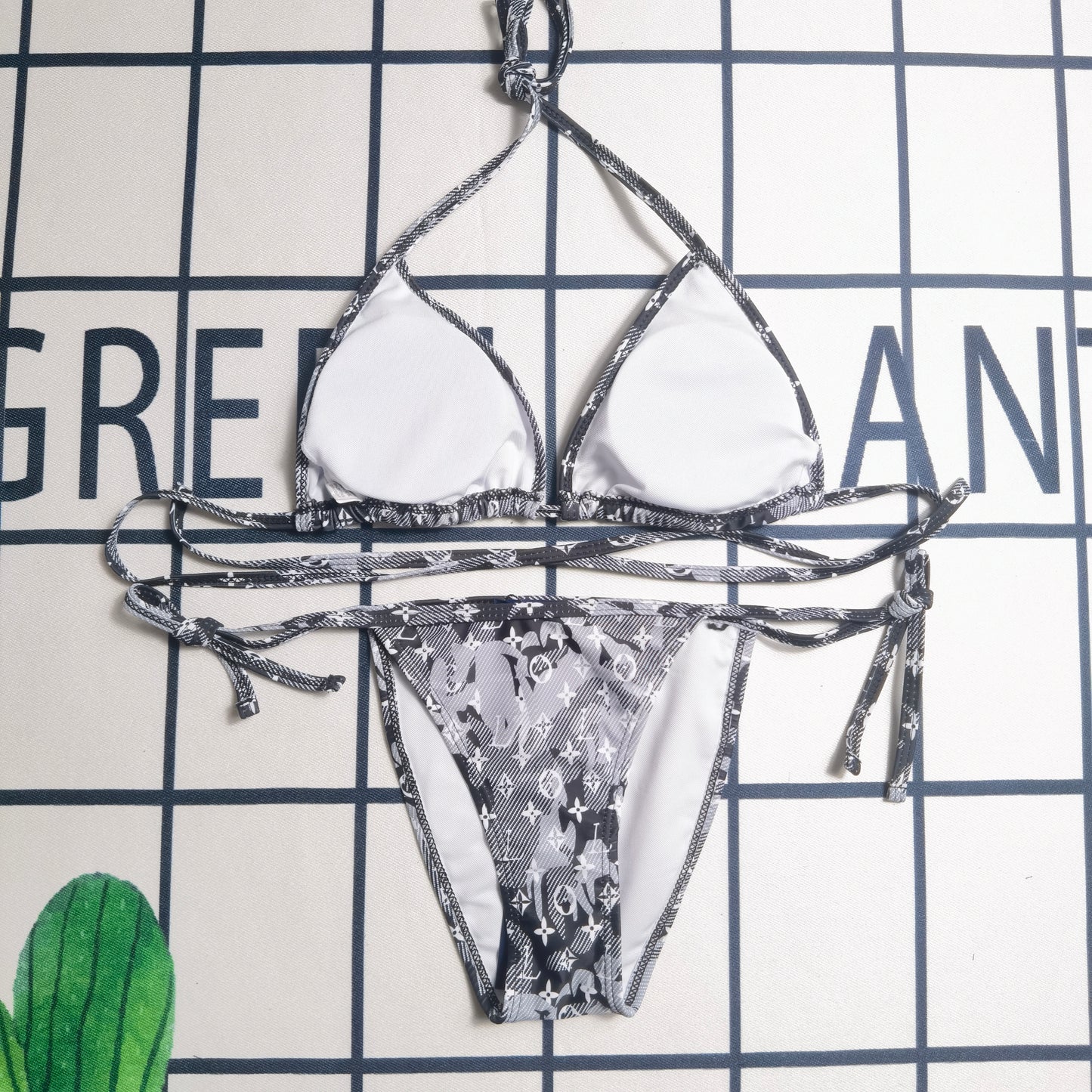 14E19YDE Stylish Bikini swimsuit