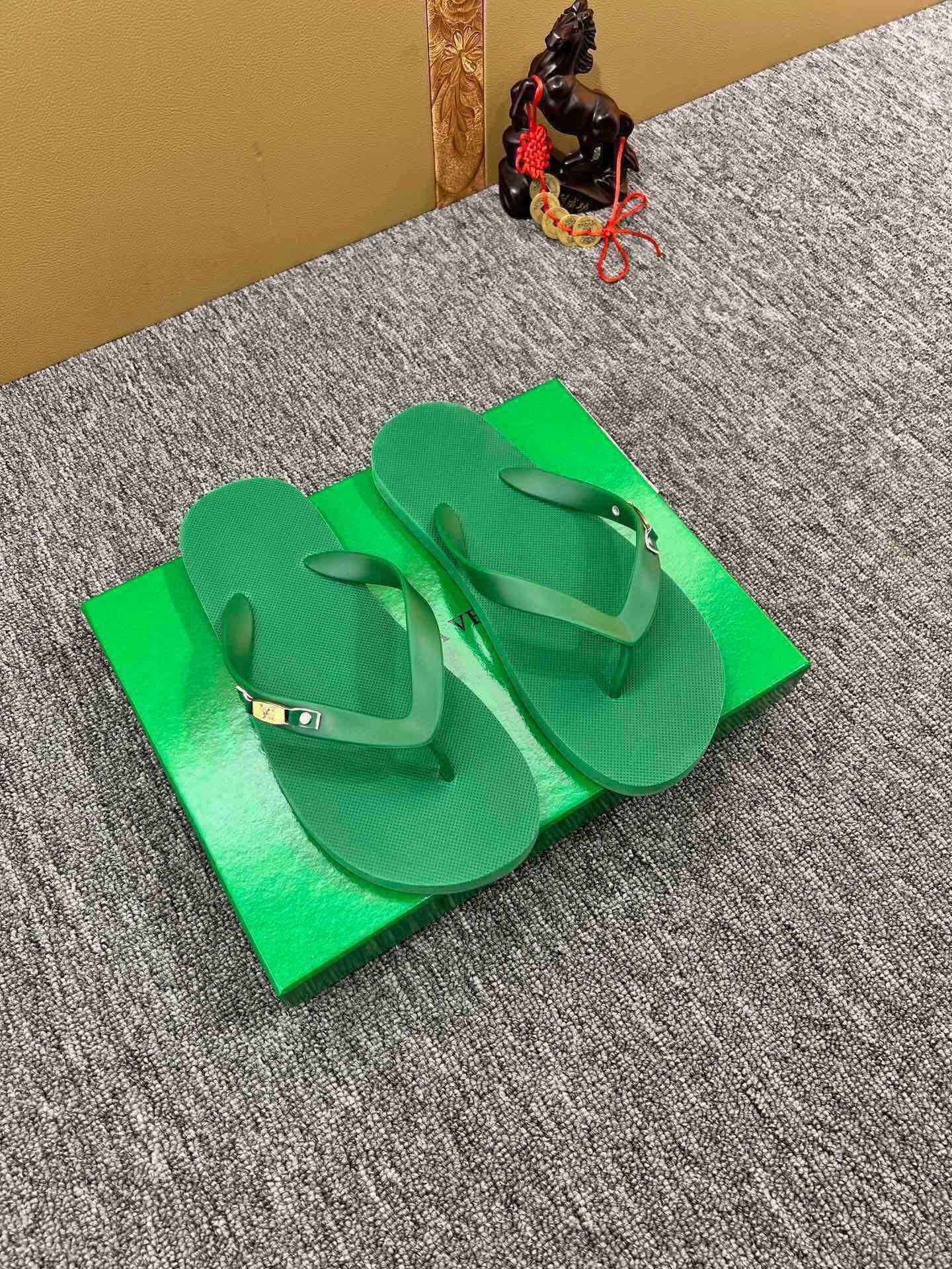 535ZA292ZDE Stylish Slippers