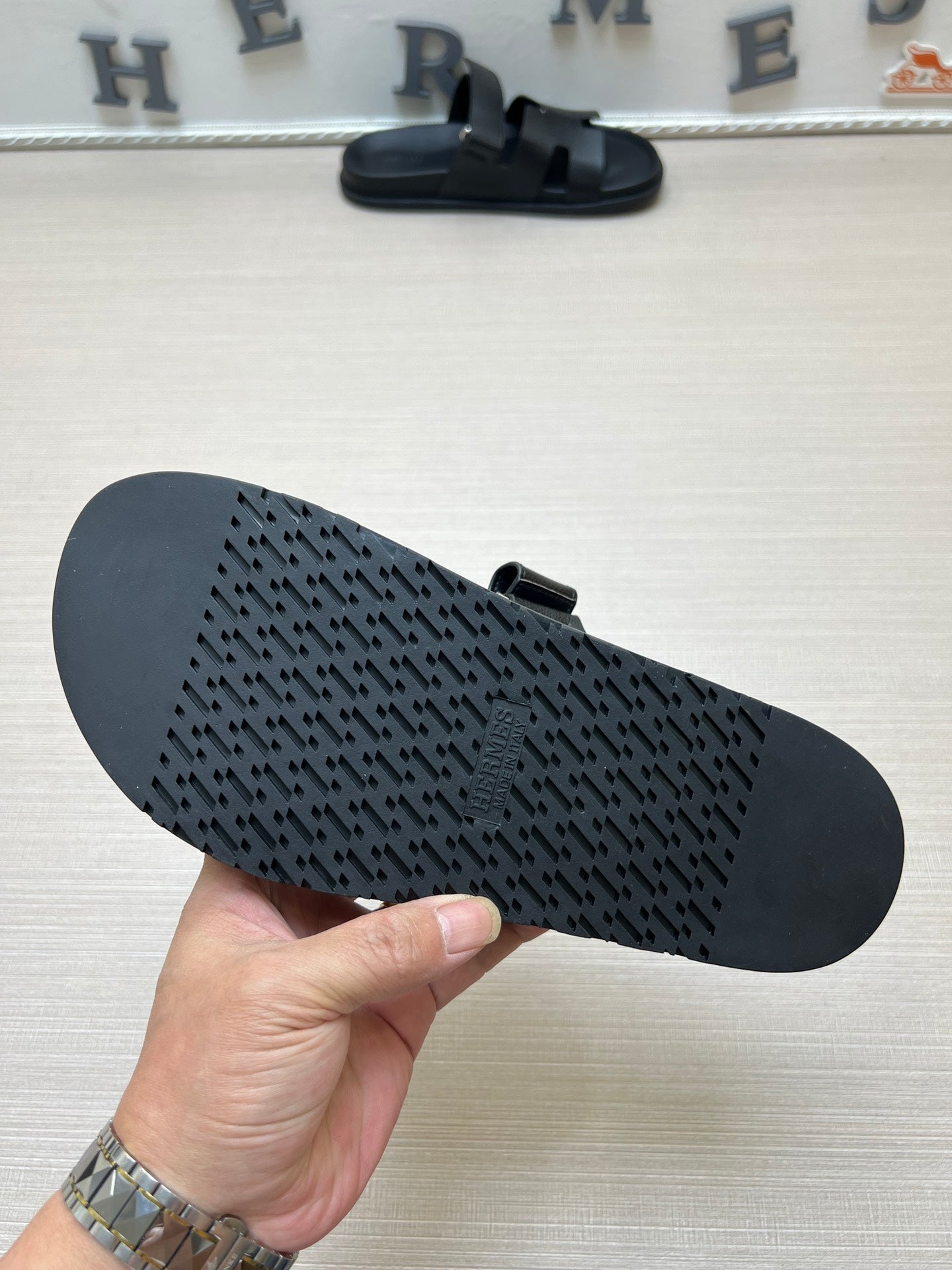 54H1ZDE Stylish slippers