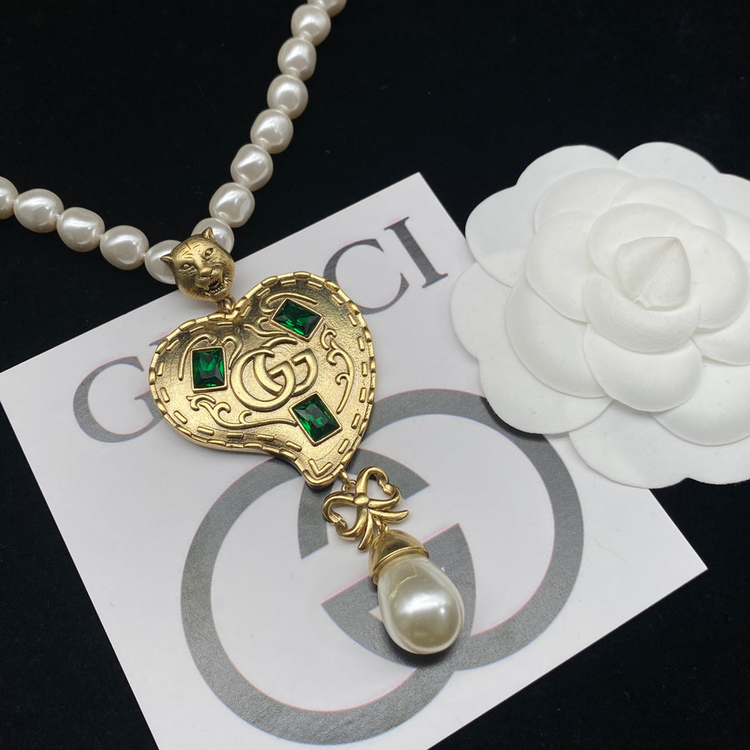 14B823KDE Stylish Necklaces Earrings