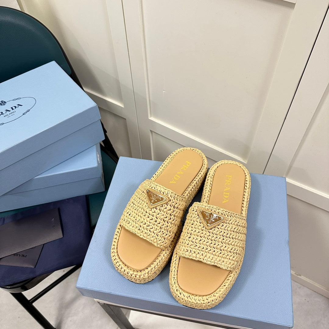 14PD27ZDE Stylish slippers