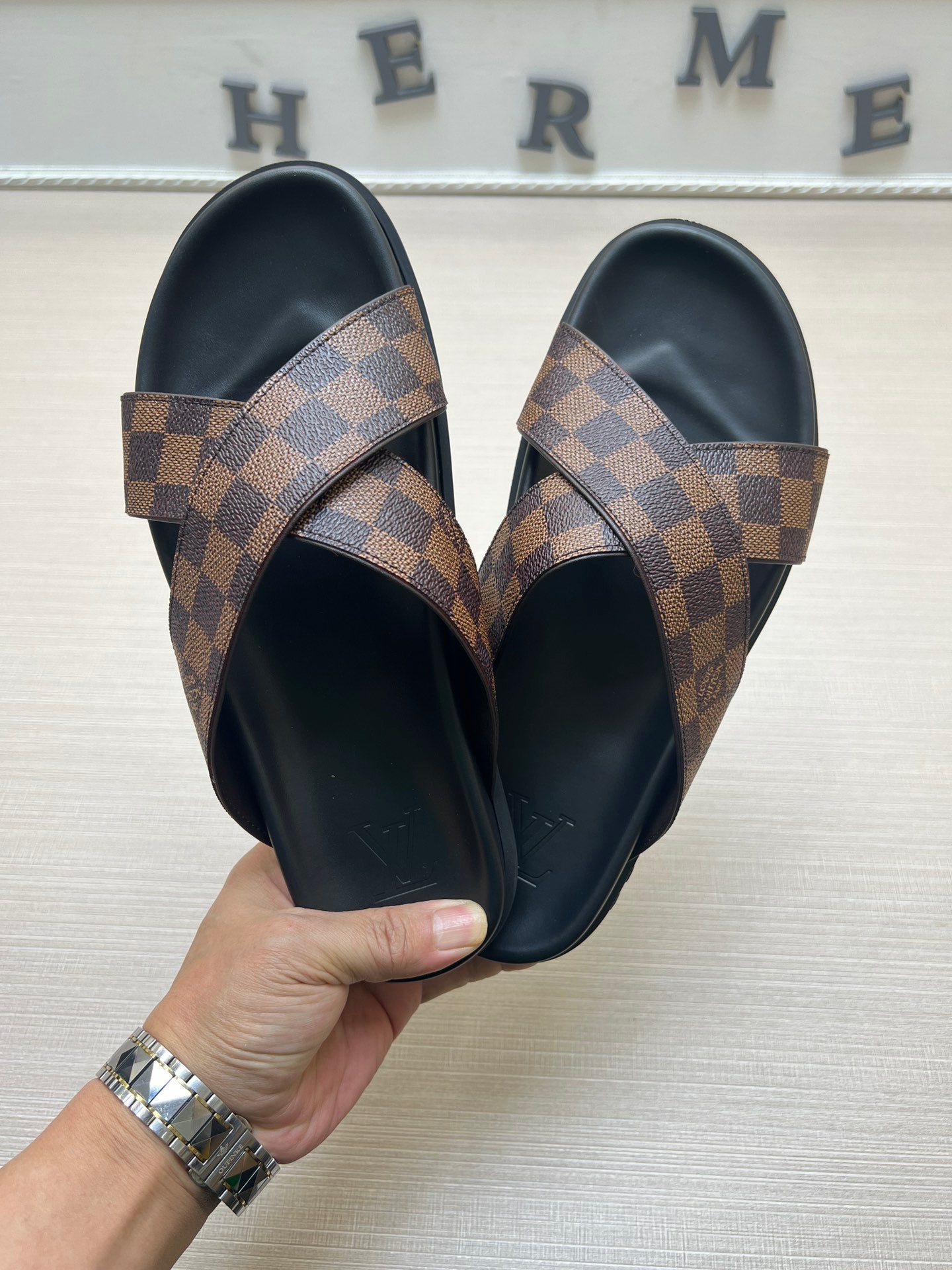 54E60ZDE Stylish slippers
