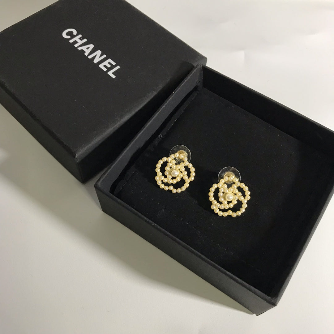 14C798EDE Stylish Earrings