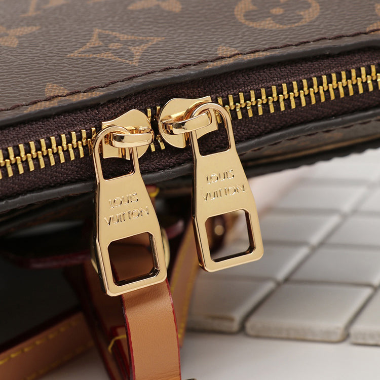 1E09BDE Stylish leather bag