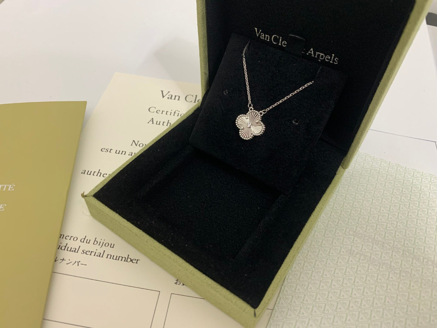5XVA185XDE Stylish 1 flower necklace