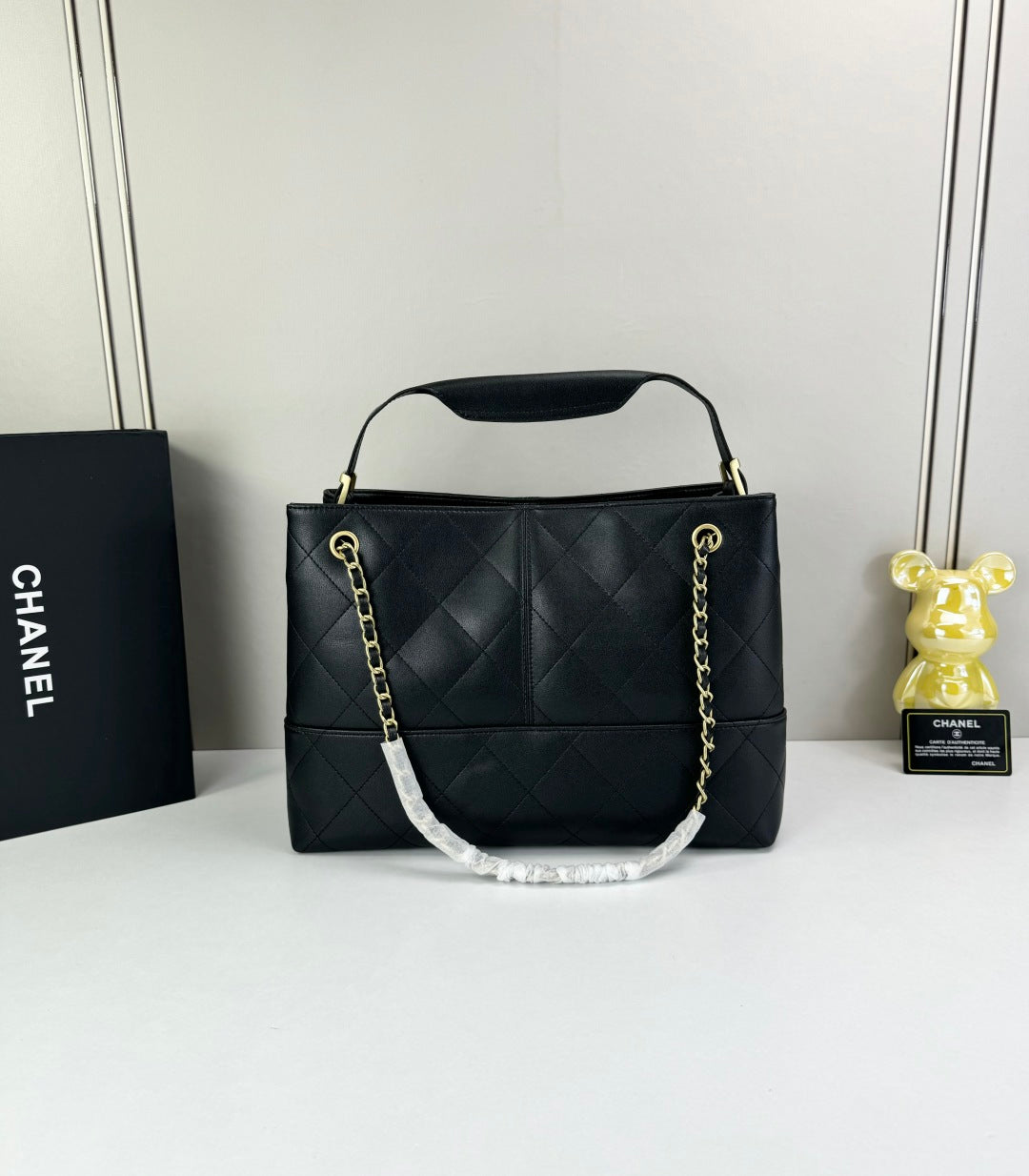 15RC64BDE Stylish leather bag