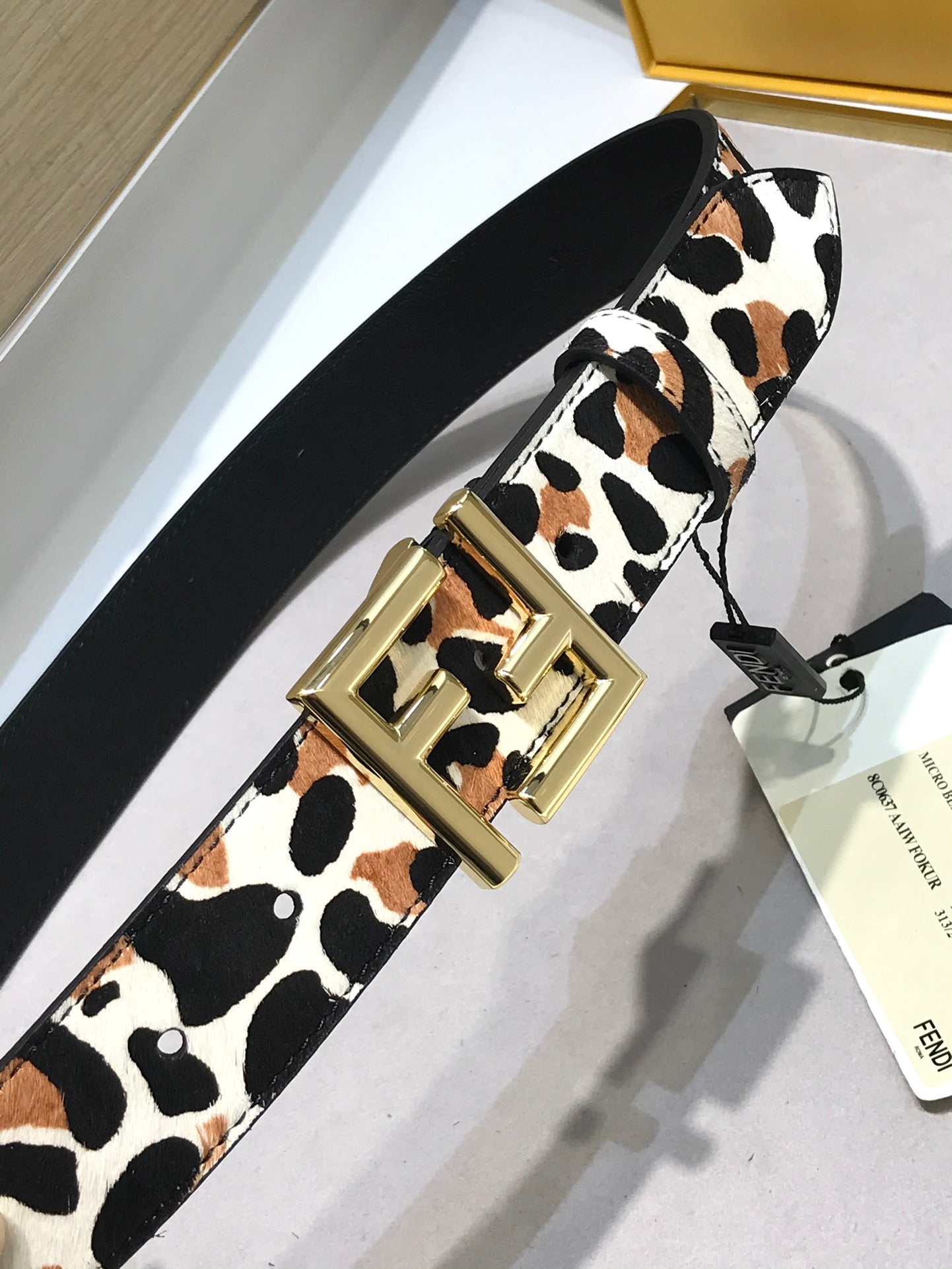14F94PDE Stylish High quality belt With full package