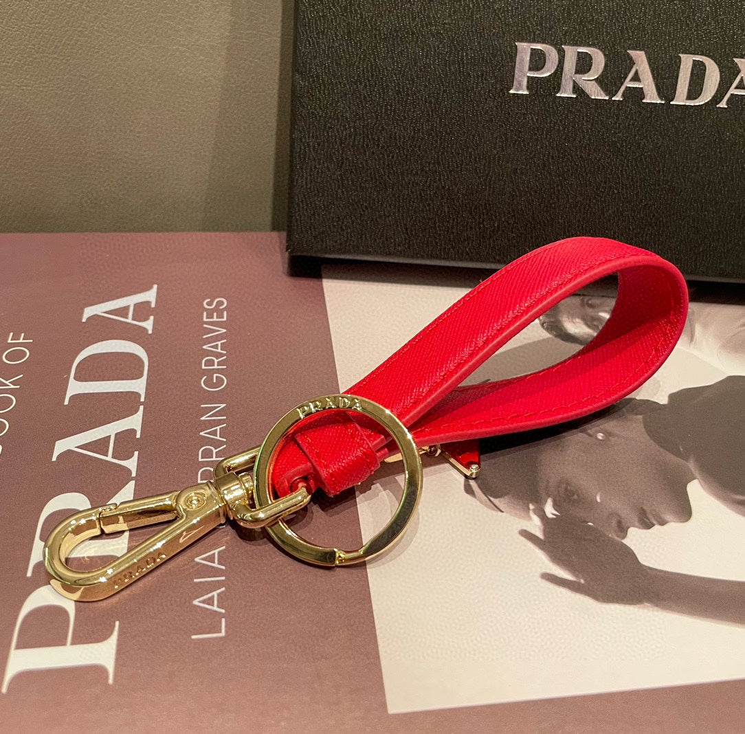 14PD55ADE Stylish key closure