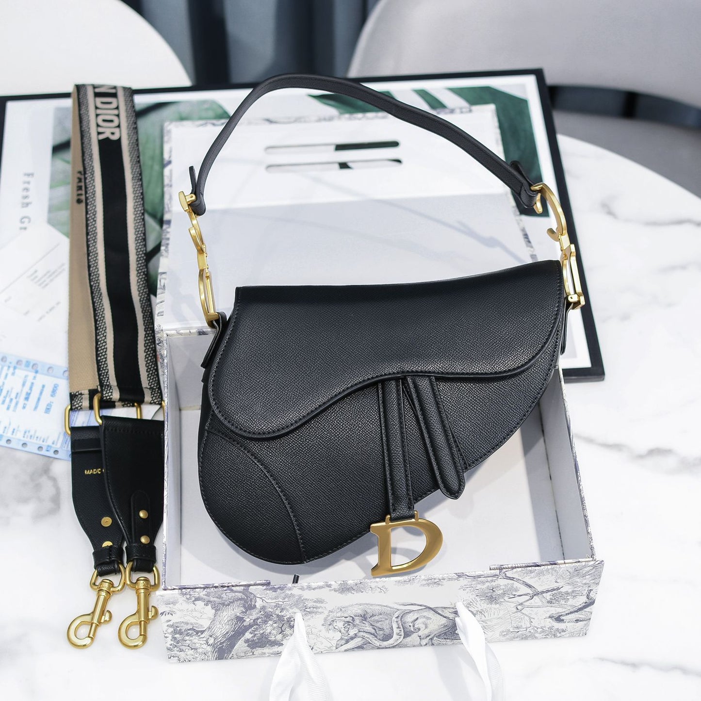 5E15BDE Stylish leather bag