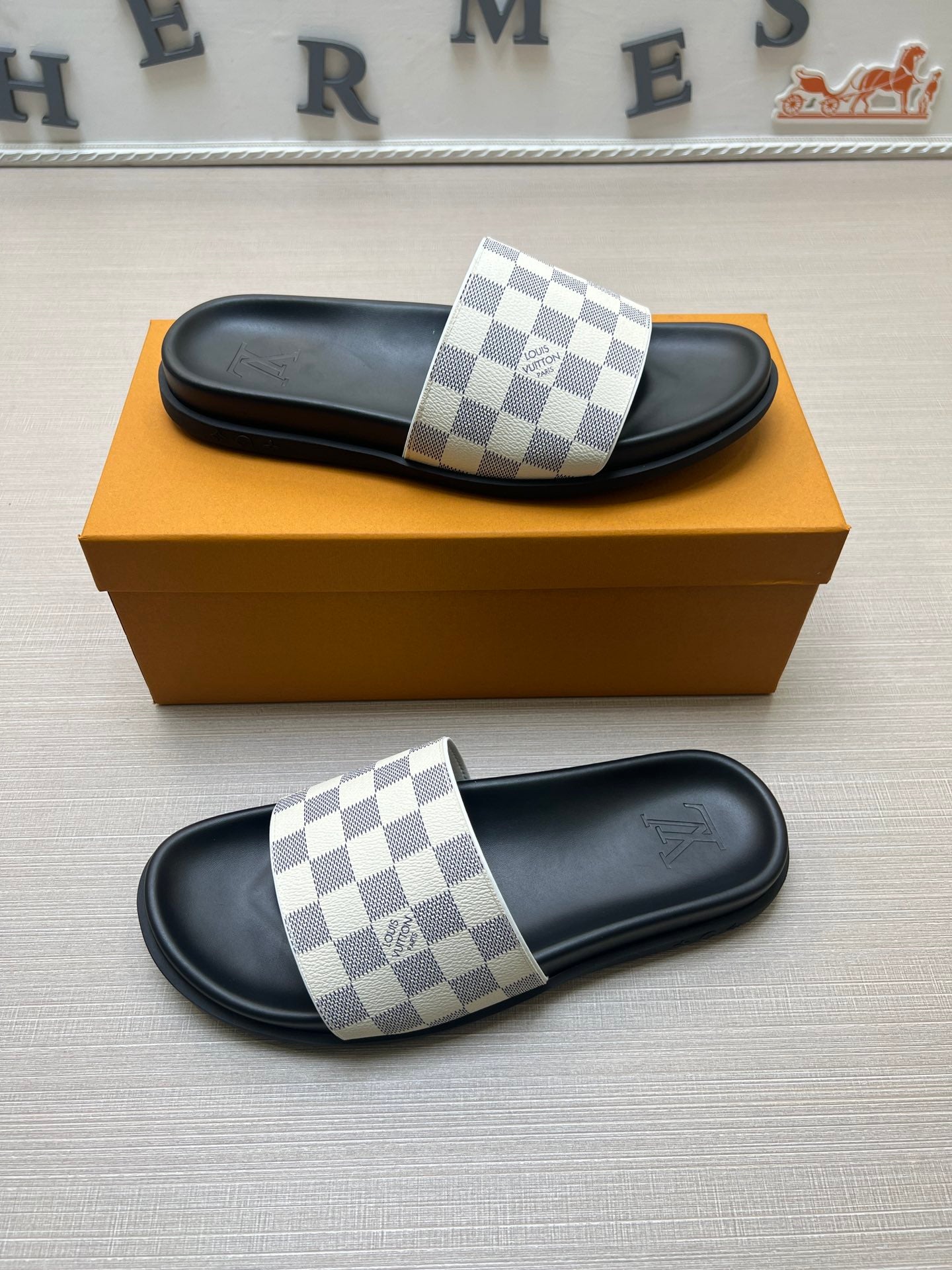 54E61ZDE Stylish slippers