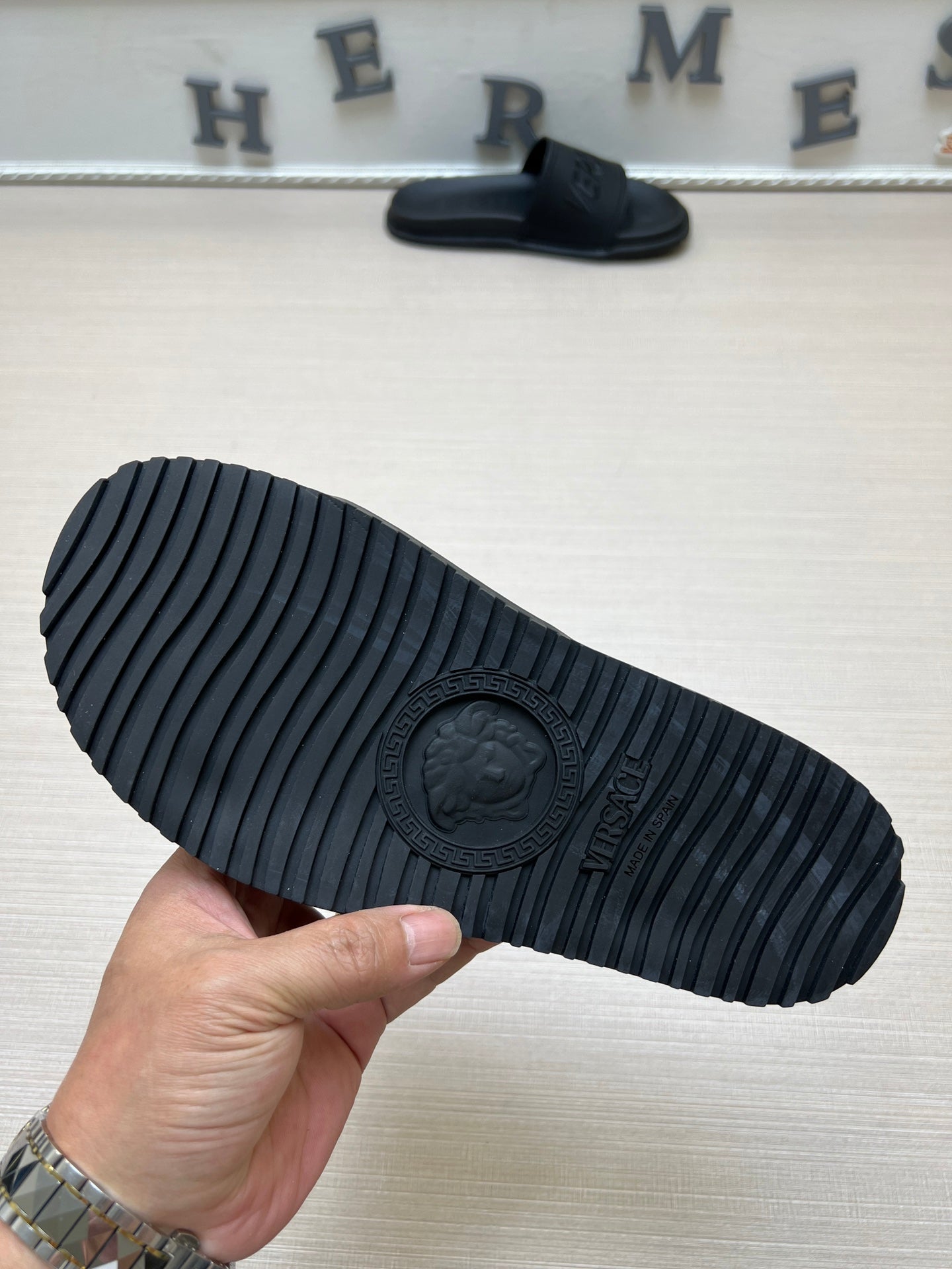 54V54ZDE Stylish slippers