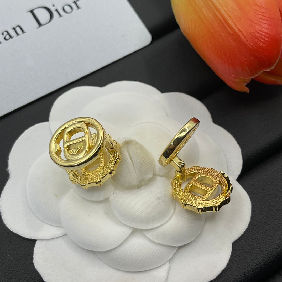 14D1061EDE Stylish Earrings