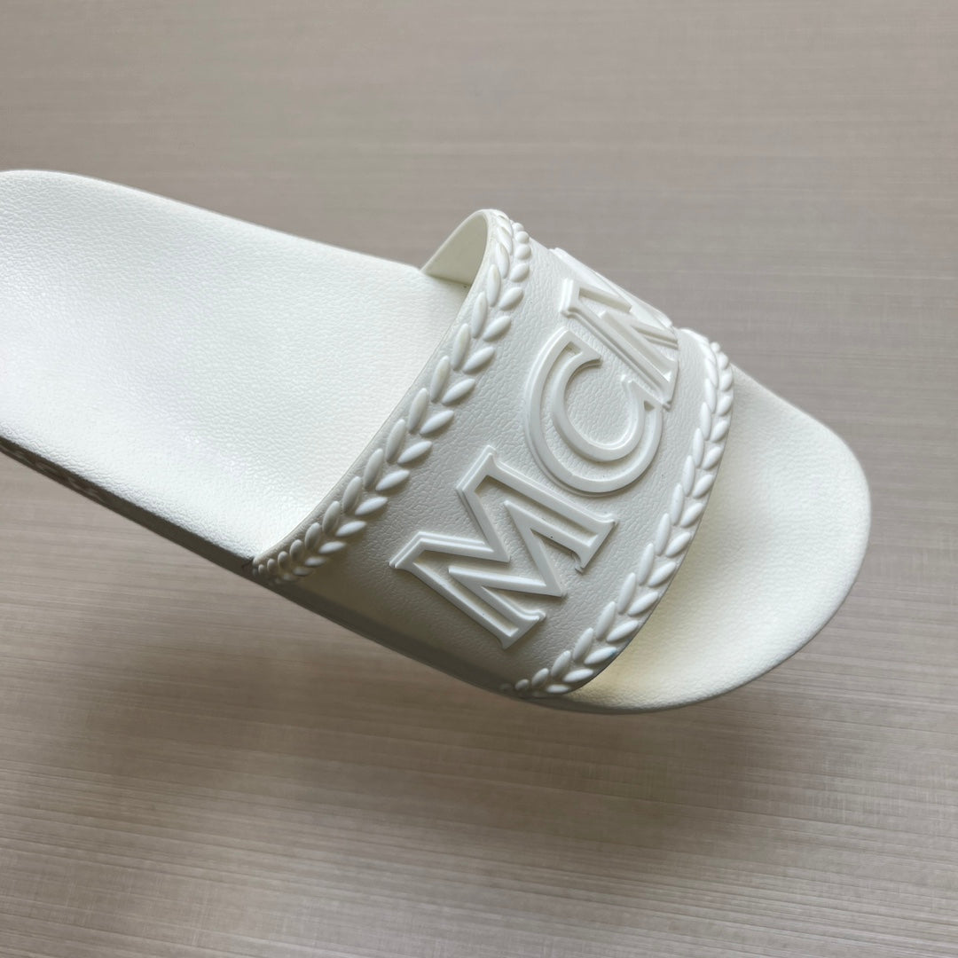54M42ZDE Stylish slippers