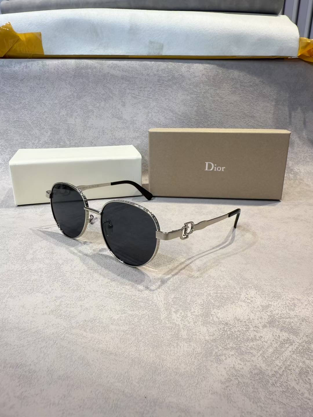 285RD60TDE Stylish Sunglasses