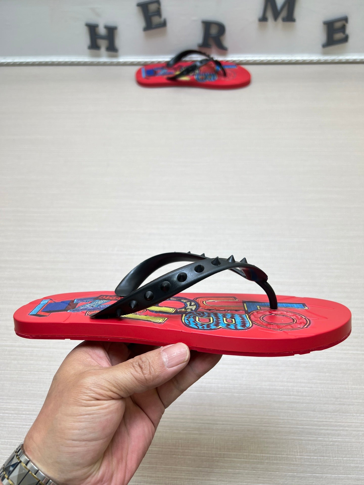 54A107ZDE Stylish slippers