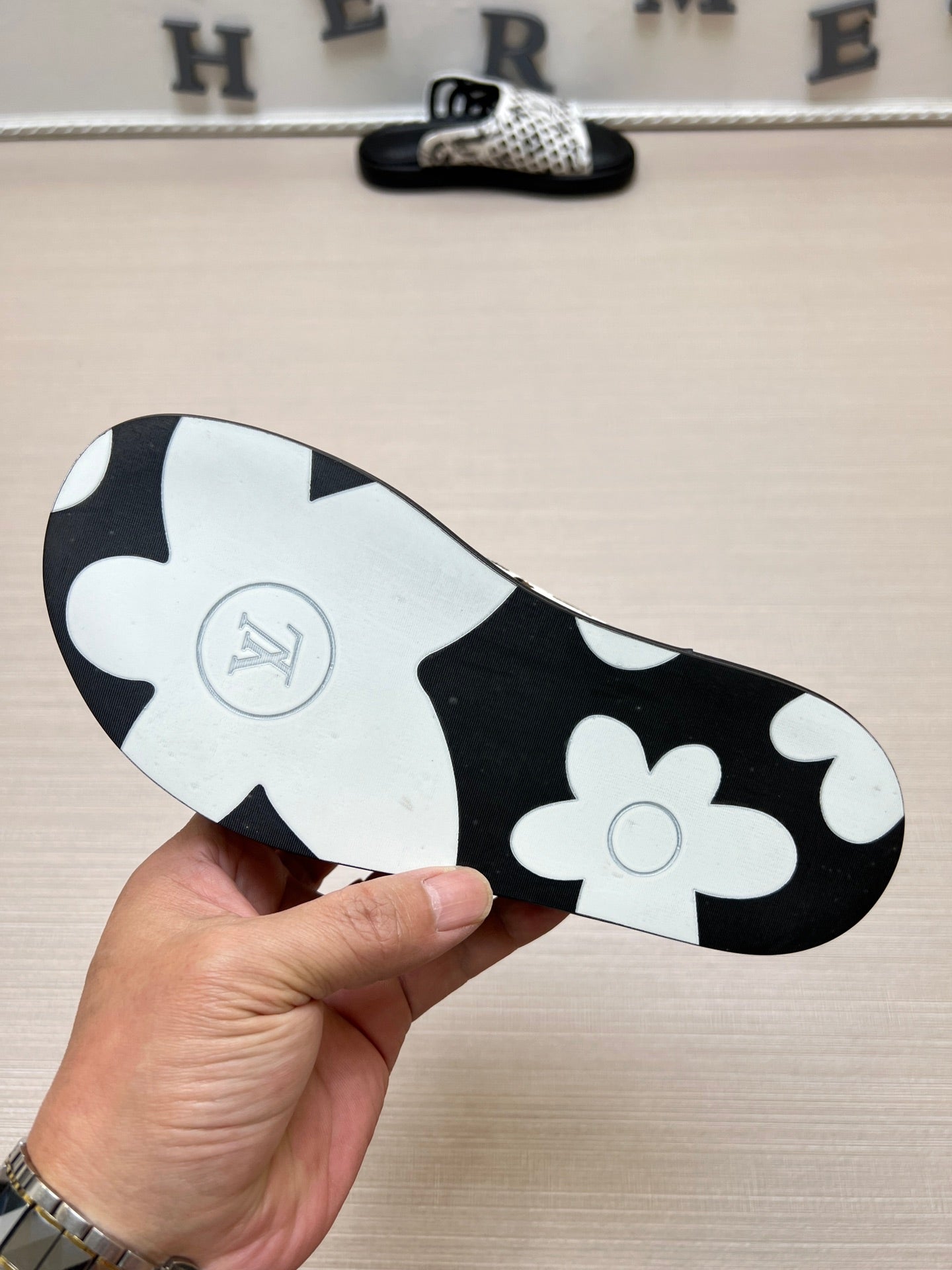 54E83ZDE Stylish slippers