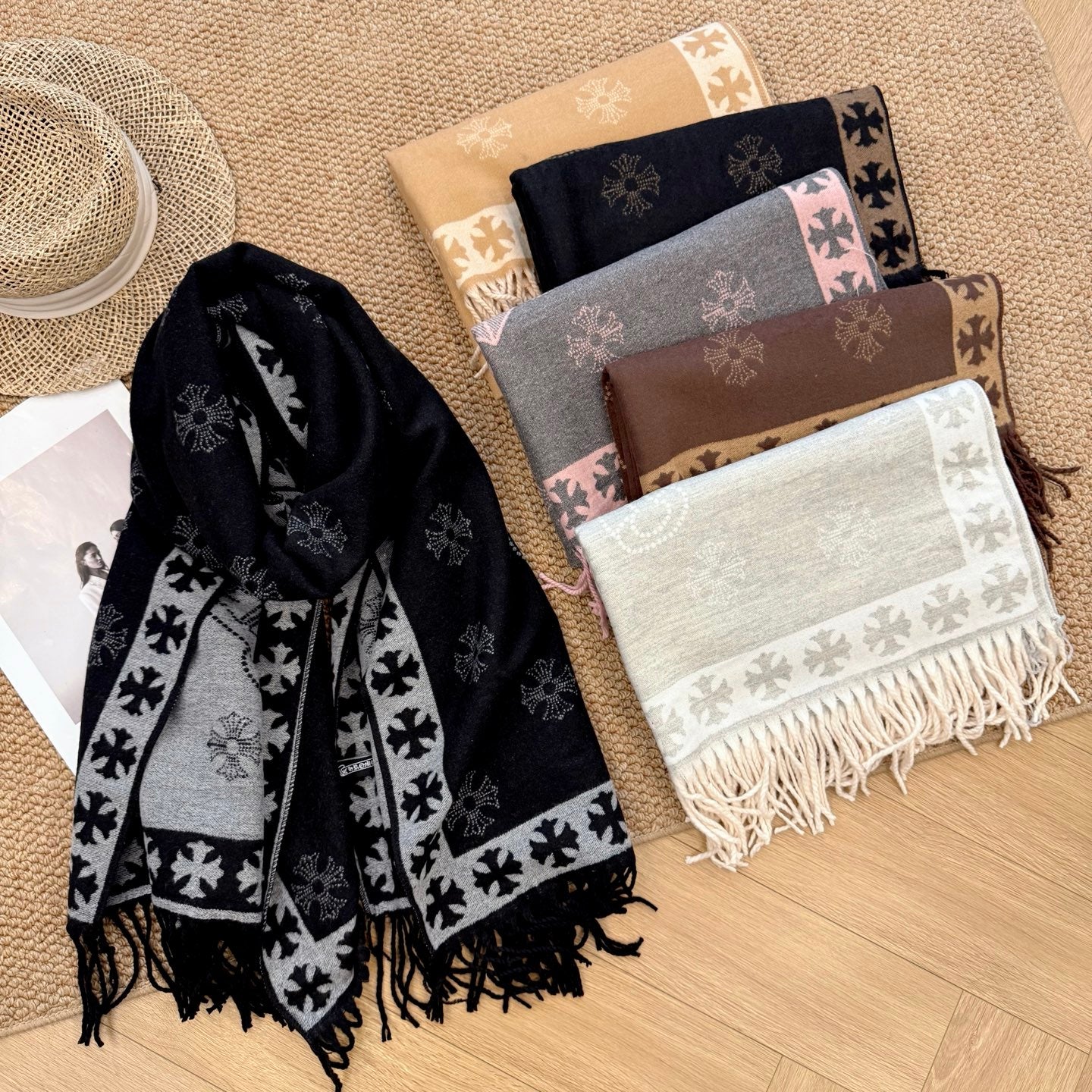 185ZA33WDE Stylish Winter Scarves