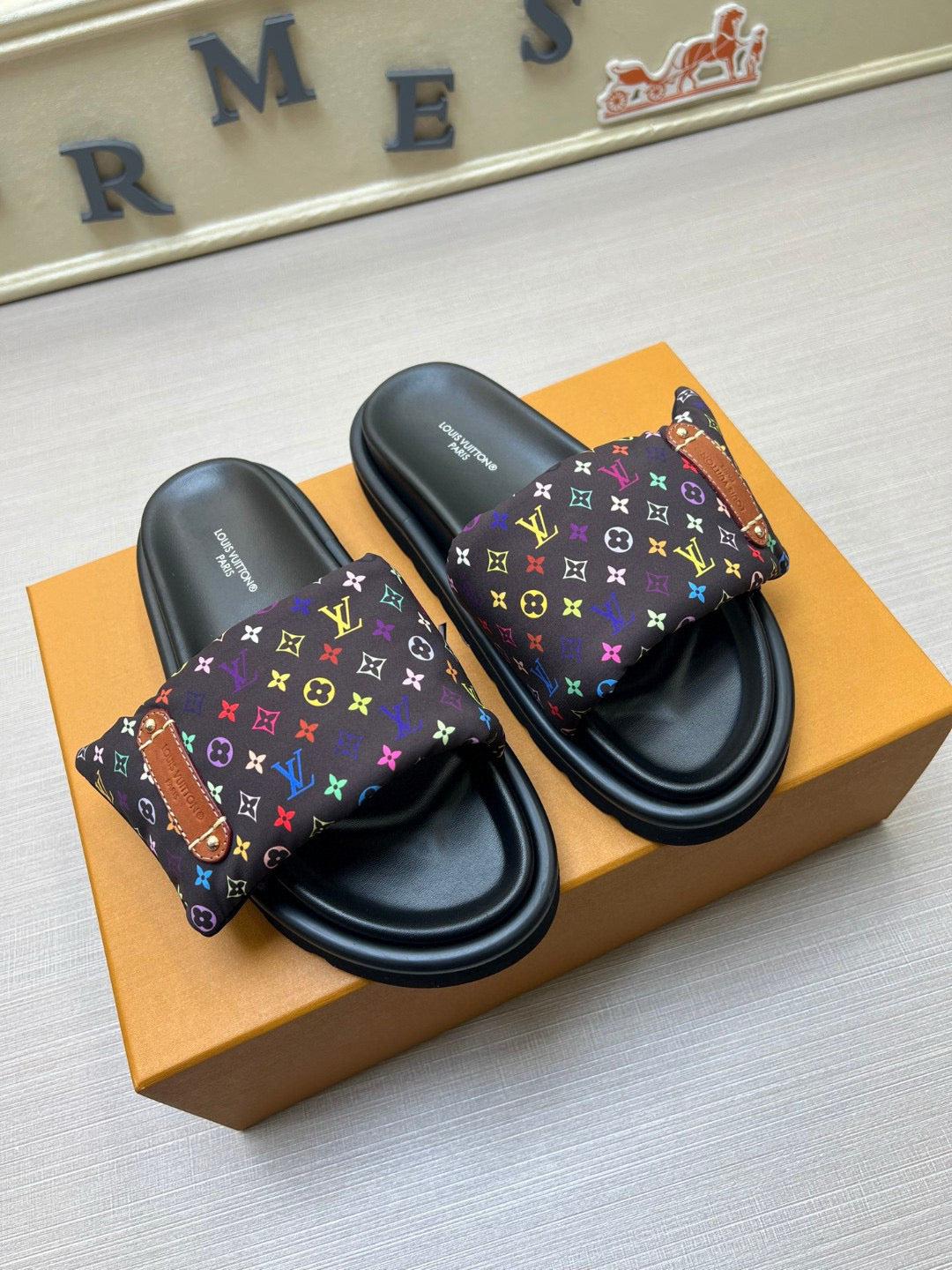 5QE6ZDE Stylish Slippers