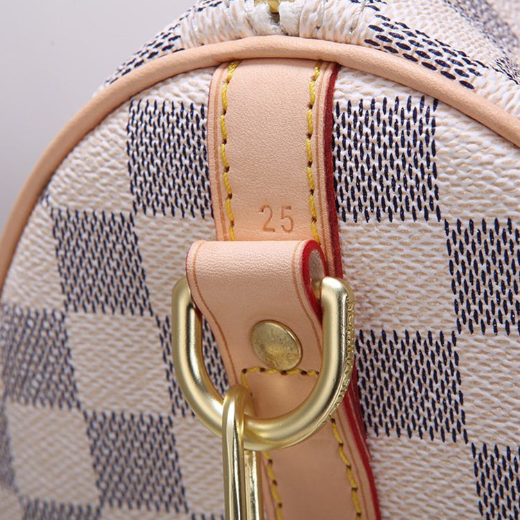2E17BDE Stylish leather bag