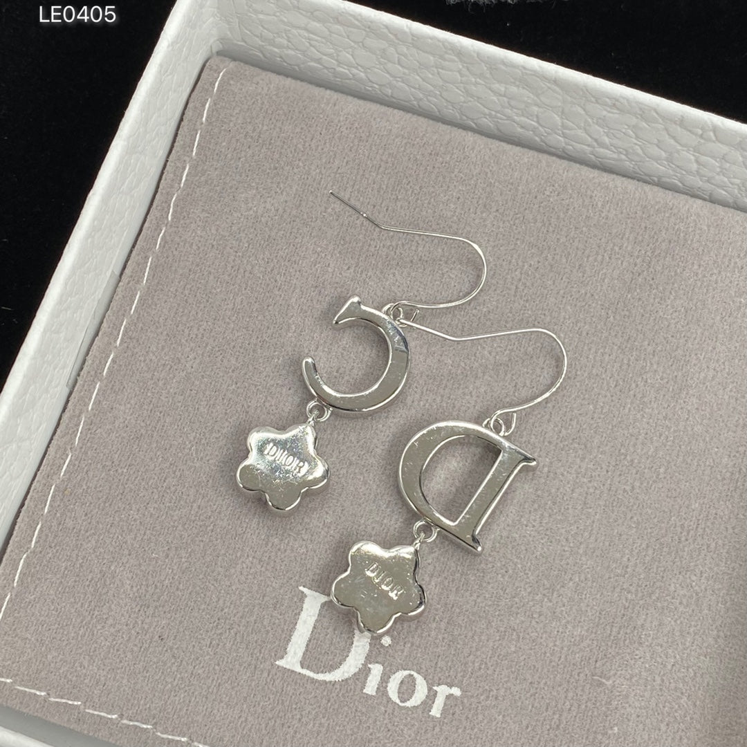 1YD227EDE Stylish Earrings