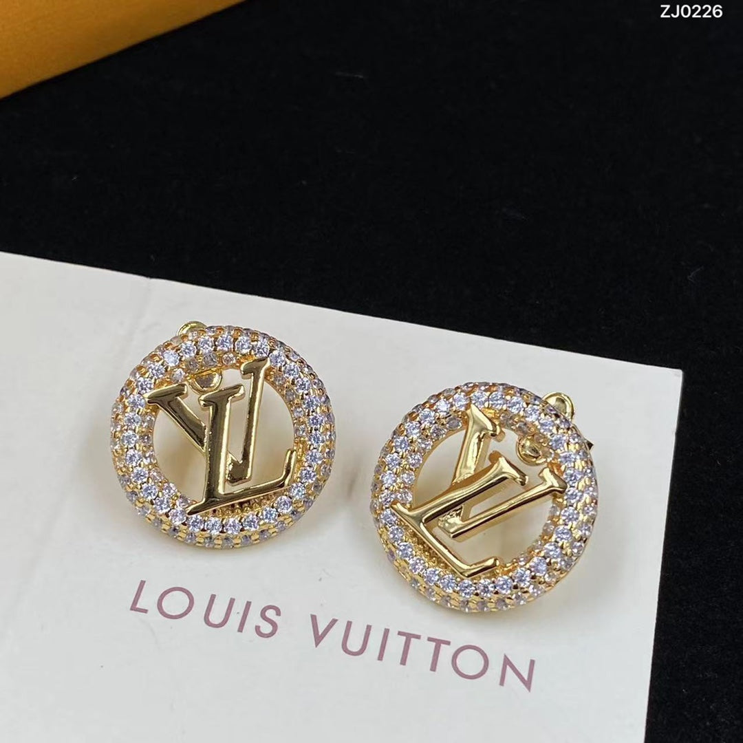 14E556XDE Stylish Earrings Bracelets Necklaces