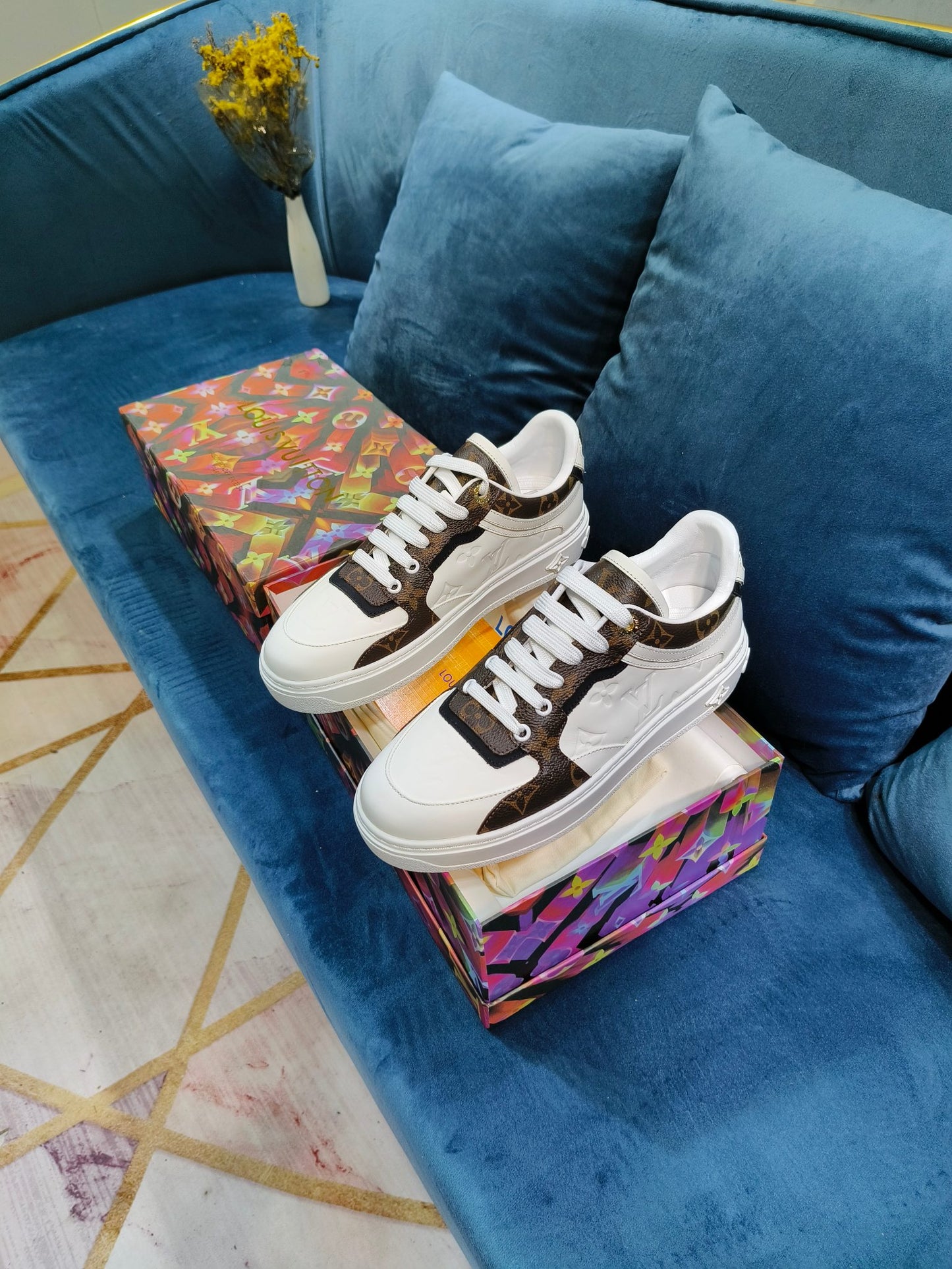 2YE45ZDE Stylish Sneakers