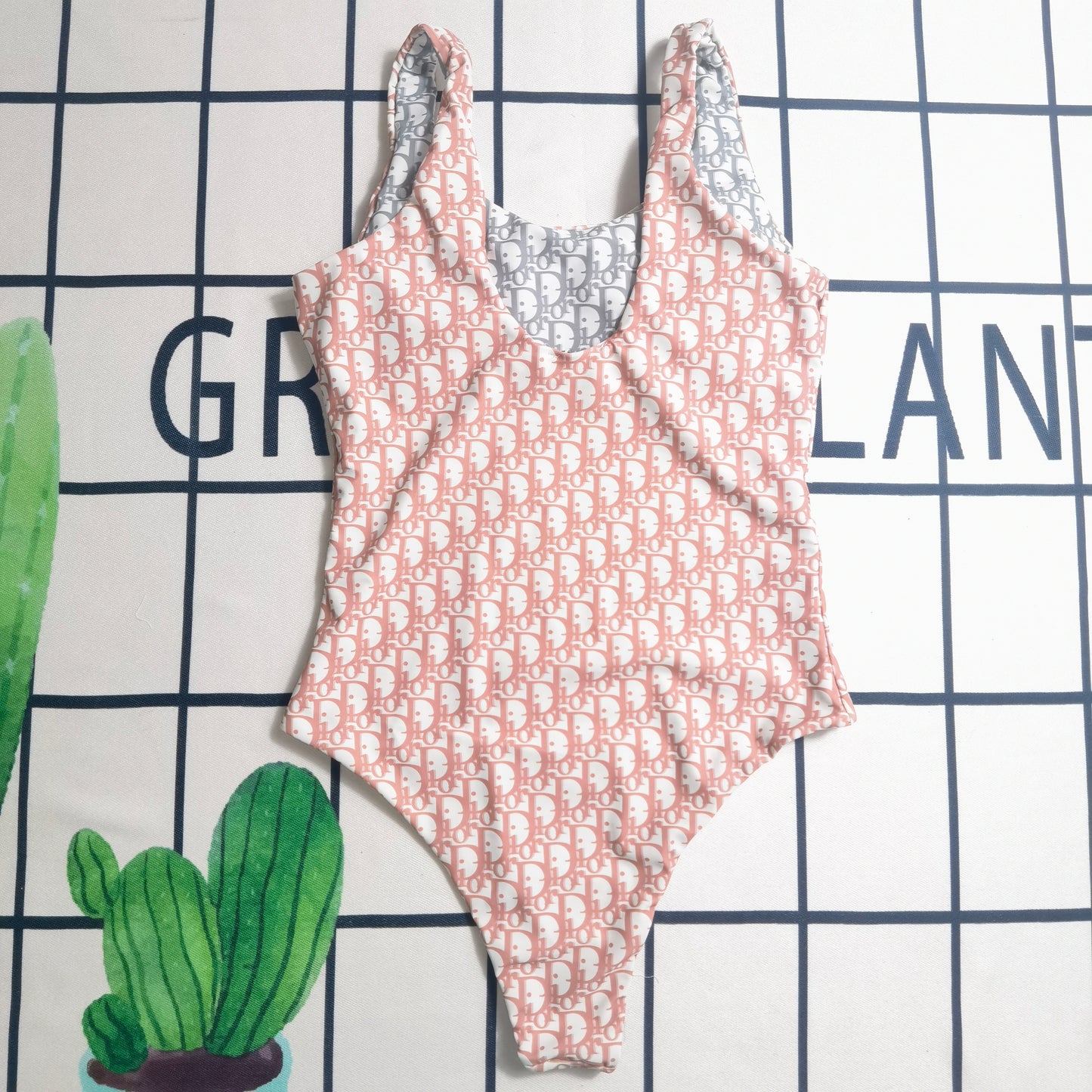 14D290YDE Stylish Bikini swimsuit