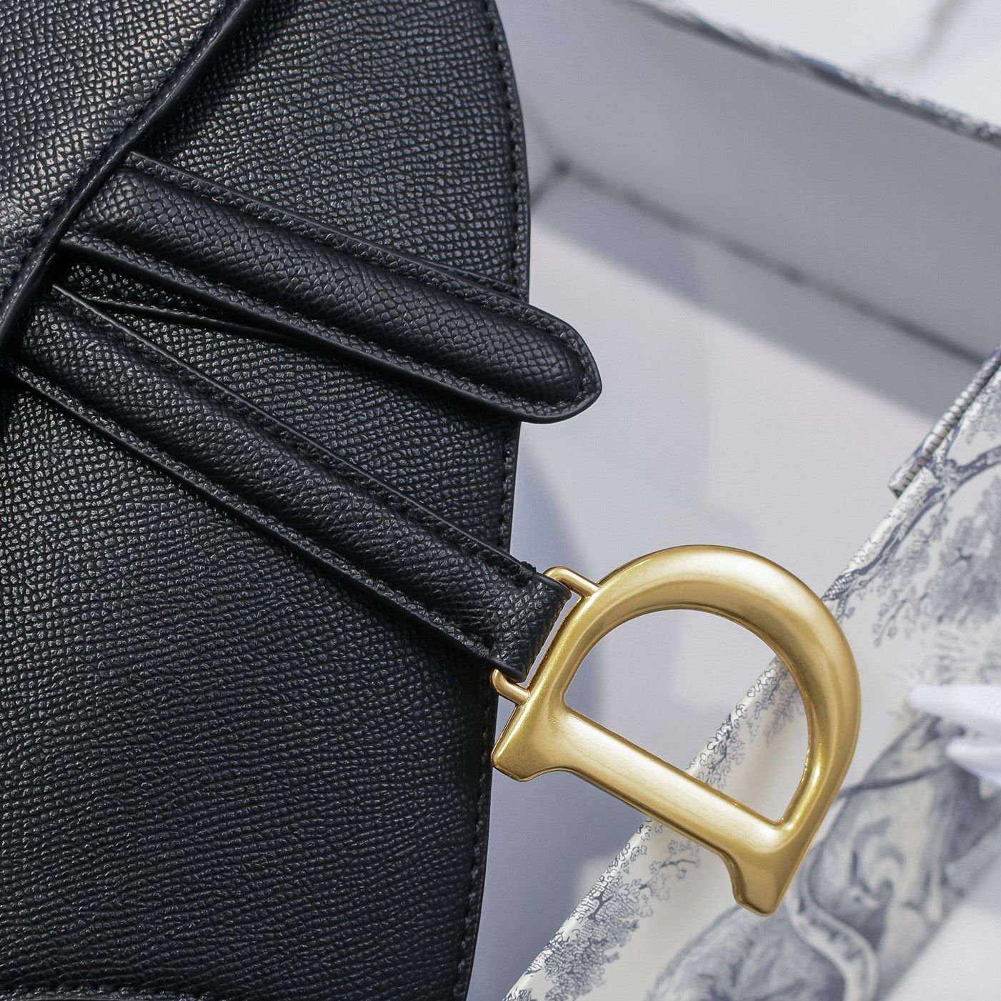 5E15BDE Stylish leather bag
